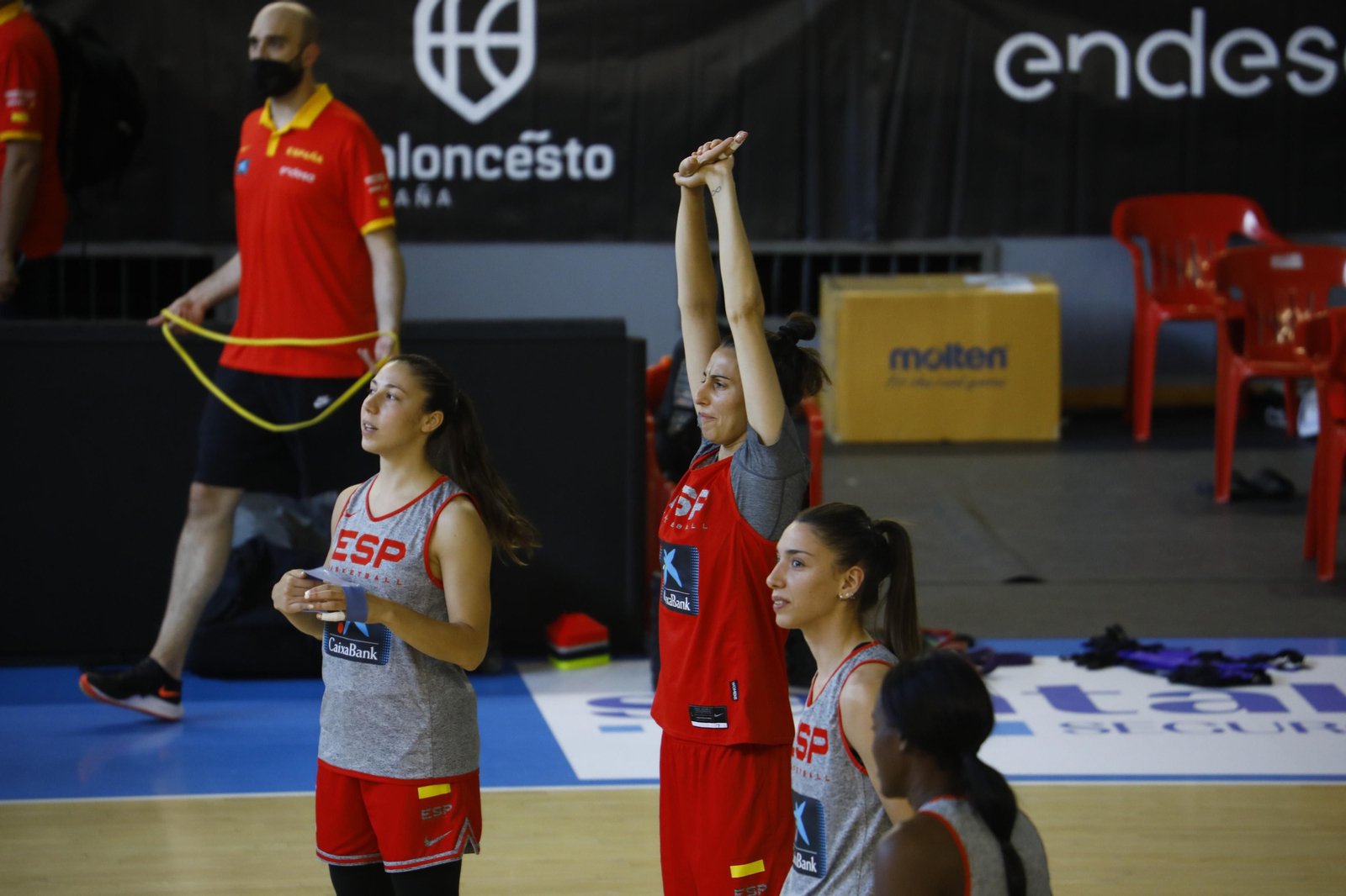 Las fotos del primer entrenamiento de la selección española femenina de baloncesto en Córdoba