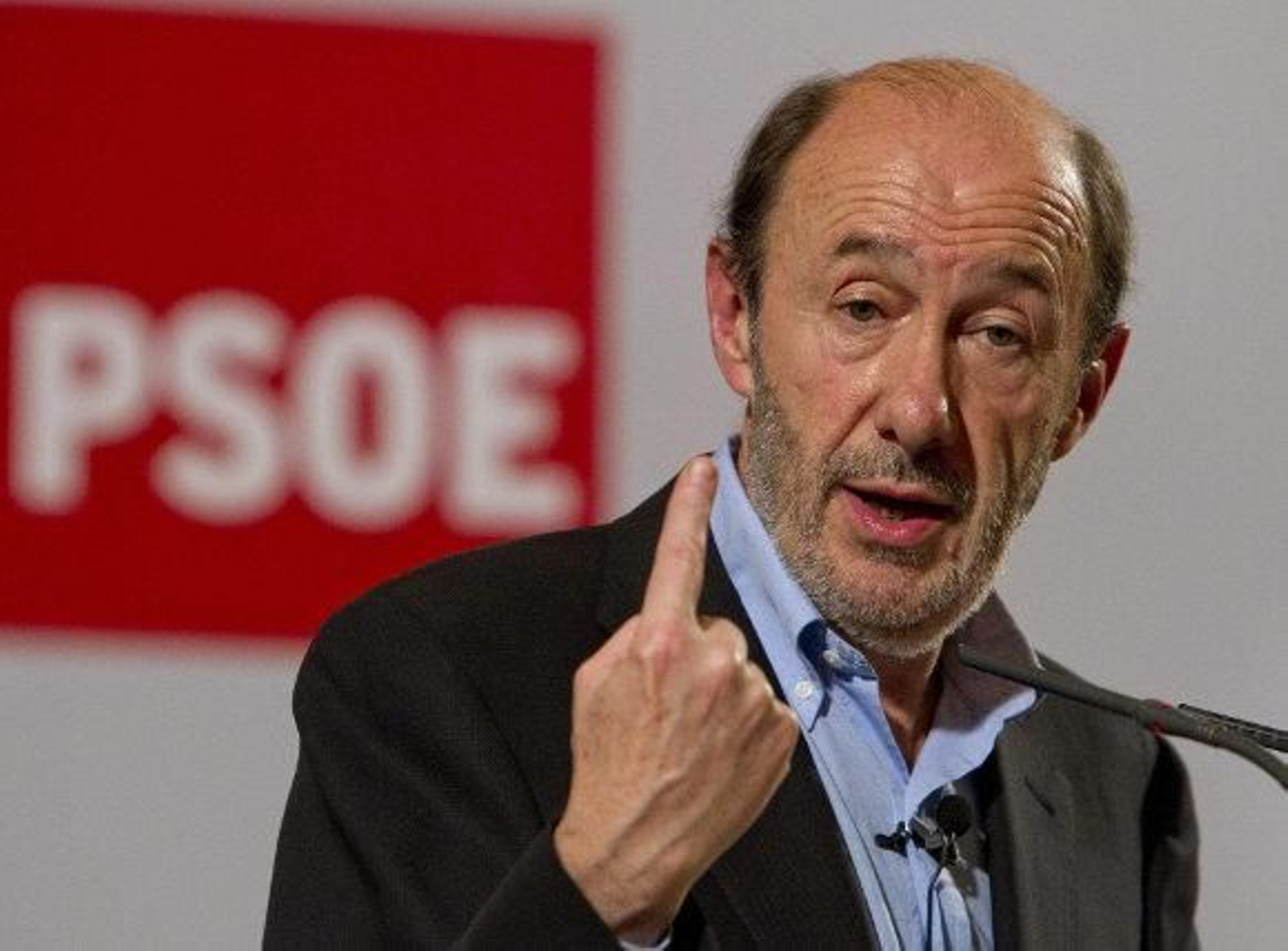 Rubalcaba cree llevar algo de ventaja sobre Chacón y no ve posible un tercer candidato