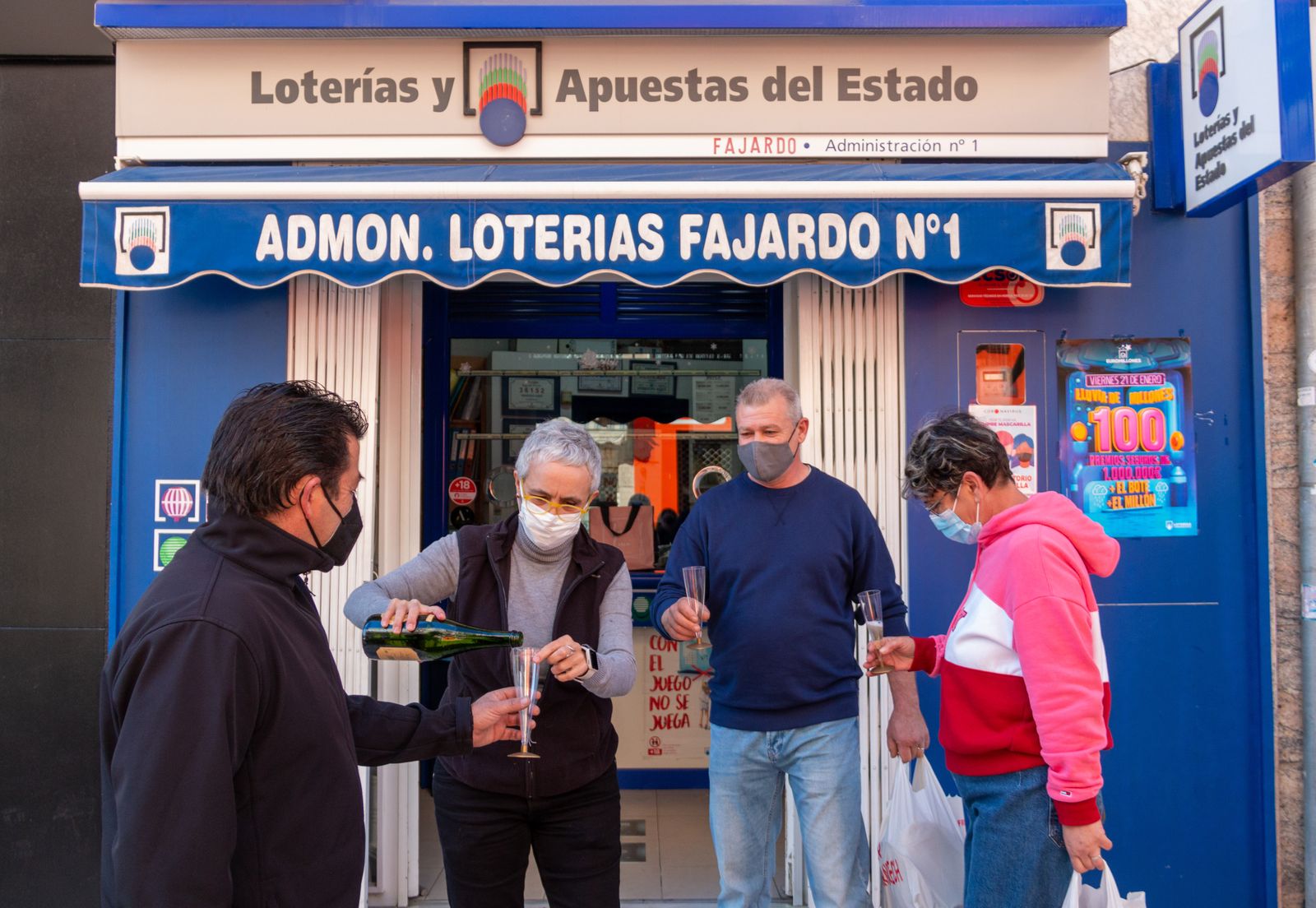 Los Reyes dejan en Motril dos décimos del segundo premio de la Loteria del Niño