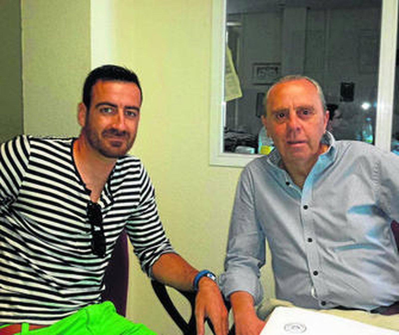 Fali Castañeda (d) posa junto a su segundo esta temporada, José Manuel.