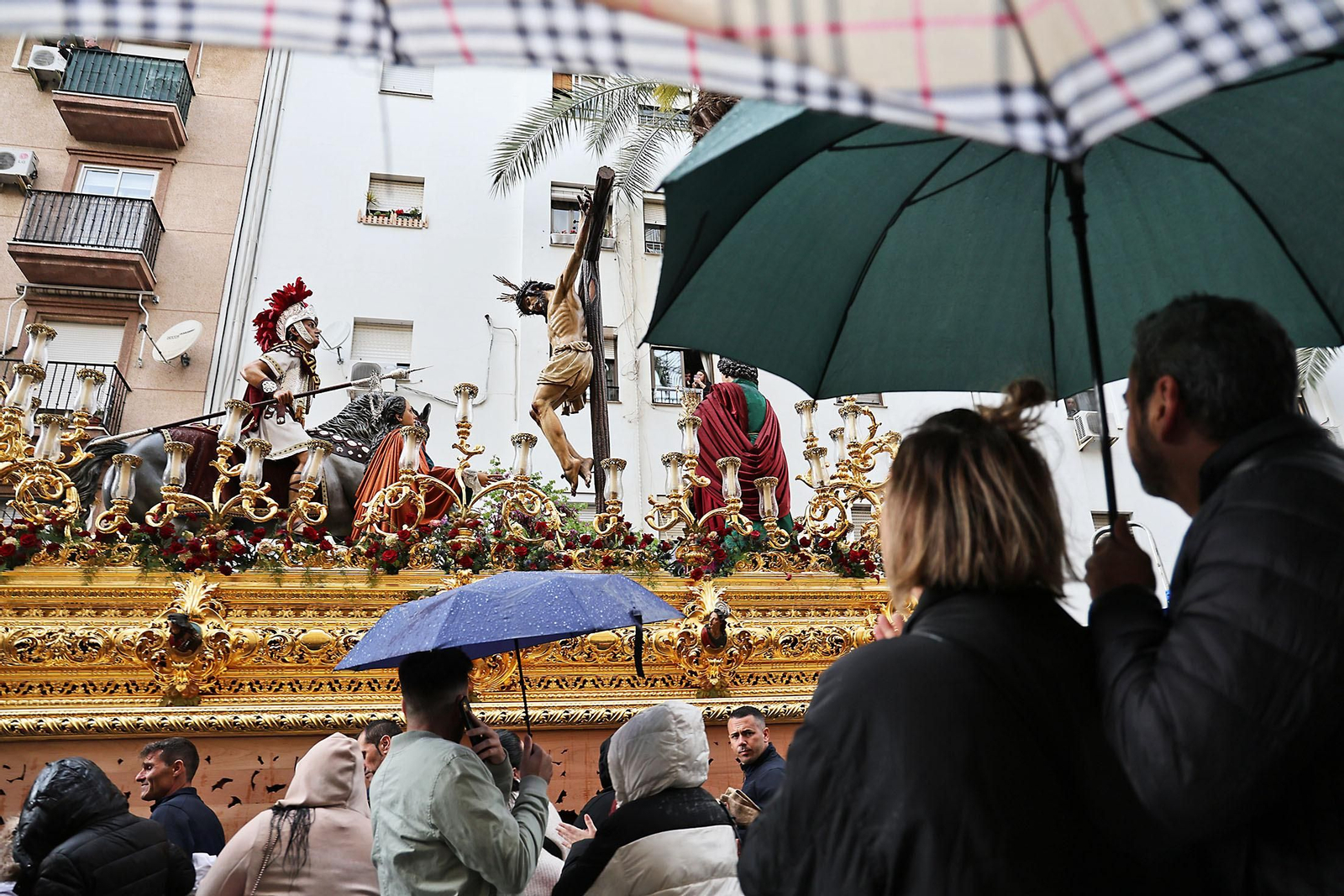 Las mejores imágenes del Martes Santo en Huelva: La Hermandad de La Lanzada