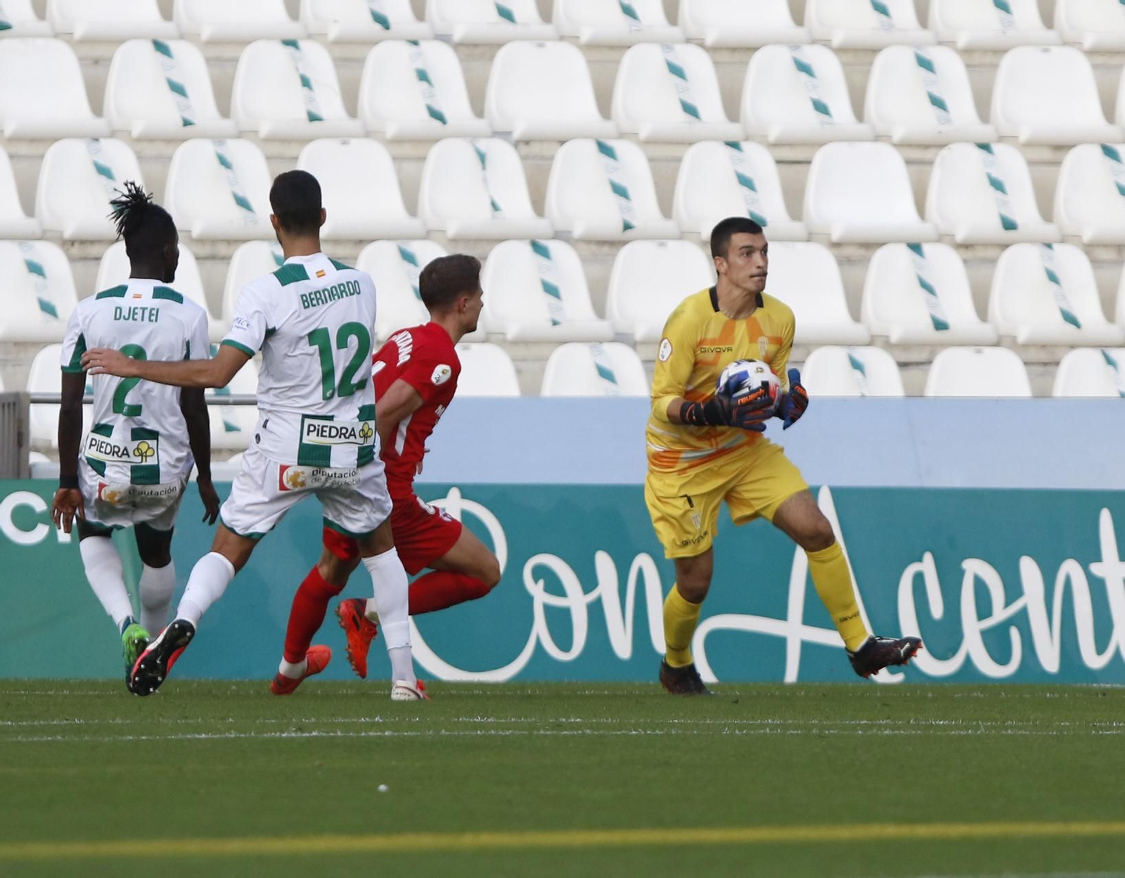 Las imágenes de la derrota del Córdoba CF ante el Sevilla Atlético