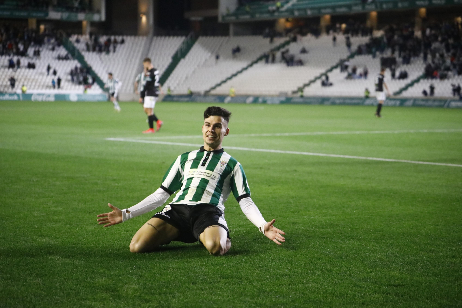 La goleada del Córdoba CF al Mérida, en imágenes