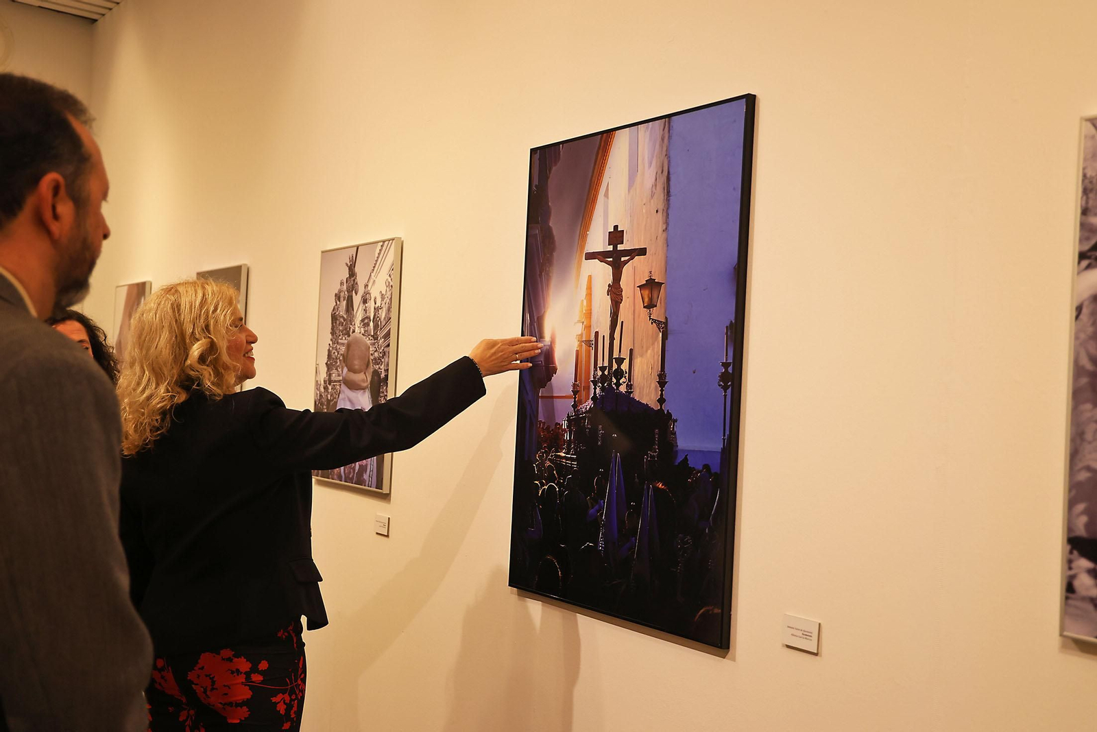 Inauguración de la Exposición de fotografías Huelva, provincia cofrade de Huelva Información en la Diputación de Huelva