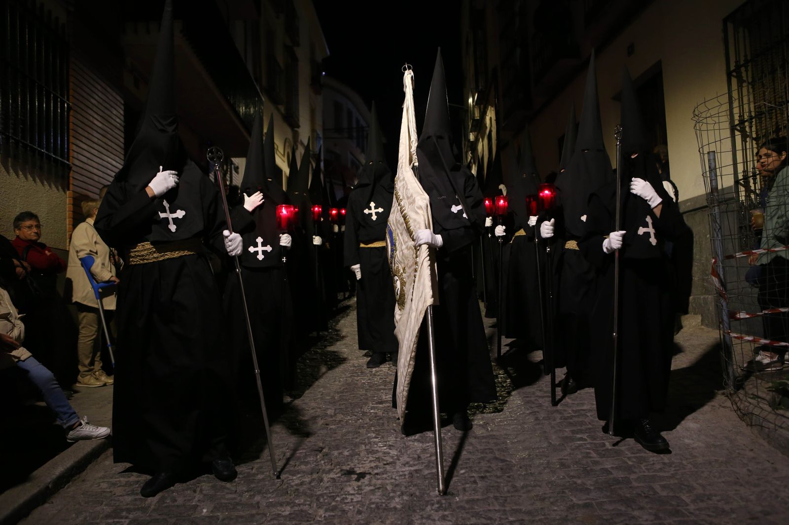 Miércoles Santo en Montilla: La procesión del Cristo del Amor, en imágenes