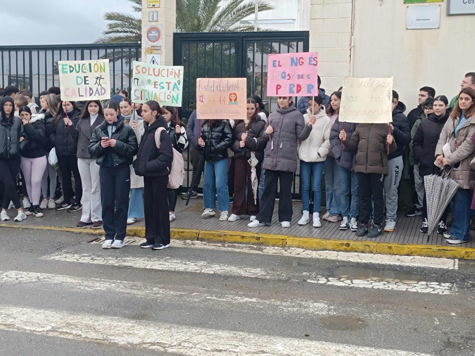 Concentración este lunes en el IES Dolmen de Soto de Trigueros.