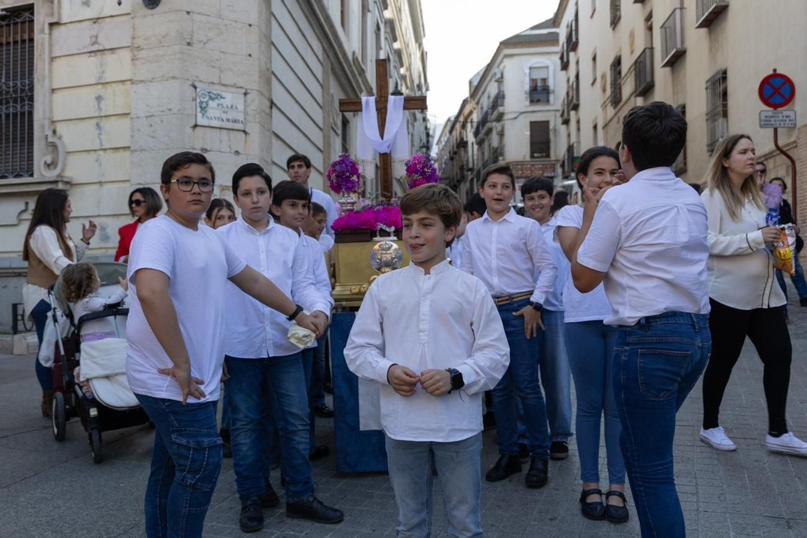 Procesiones infantiles y cruces del 2 de mayo