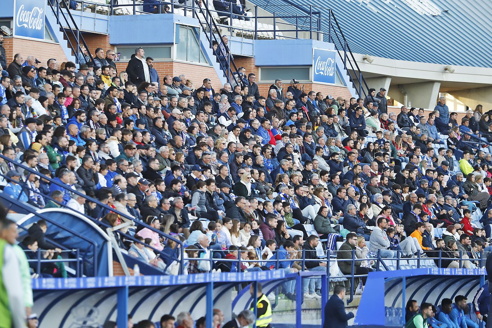 Imágenes del ambiente en el encuentro entre el Recreativo de Huelva y el Real Murcia