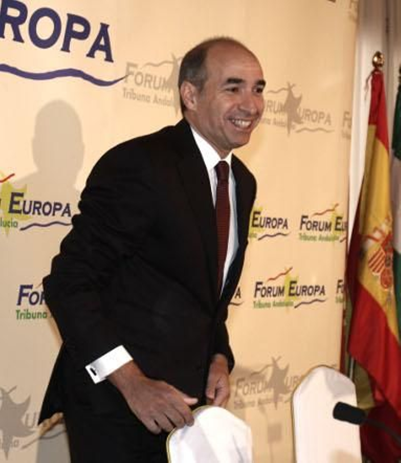 Abengoa gana un 84% más en 2013 gracias a la expansión internacional