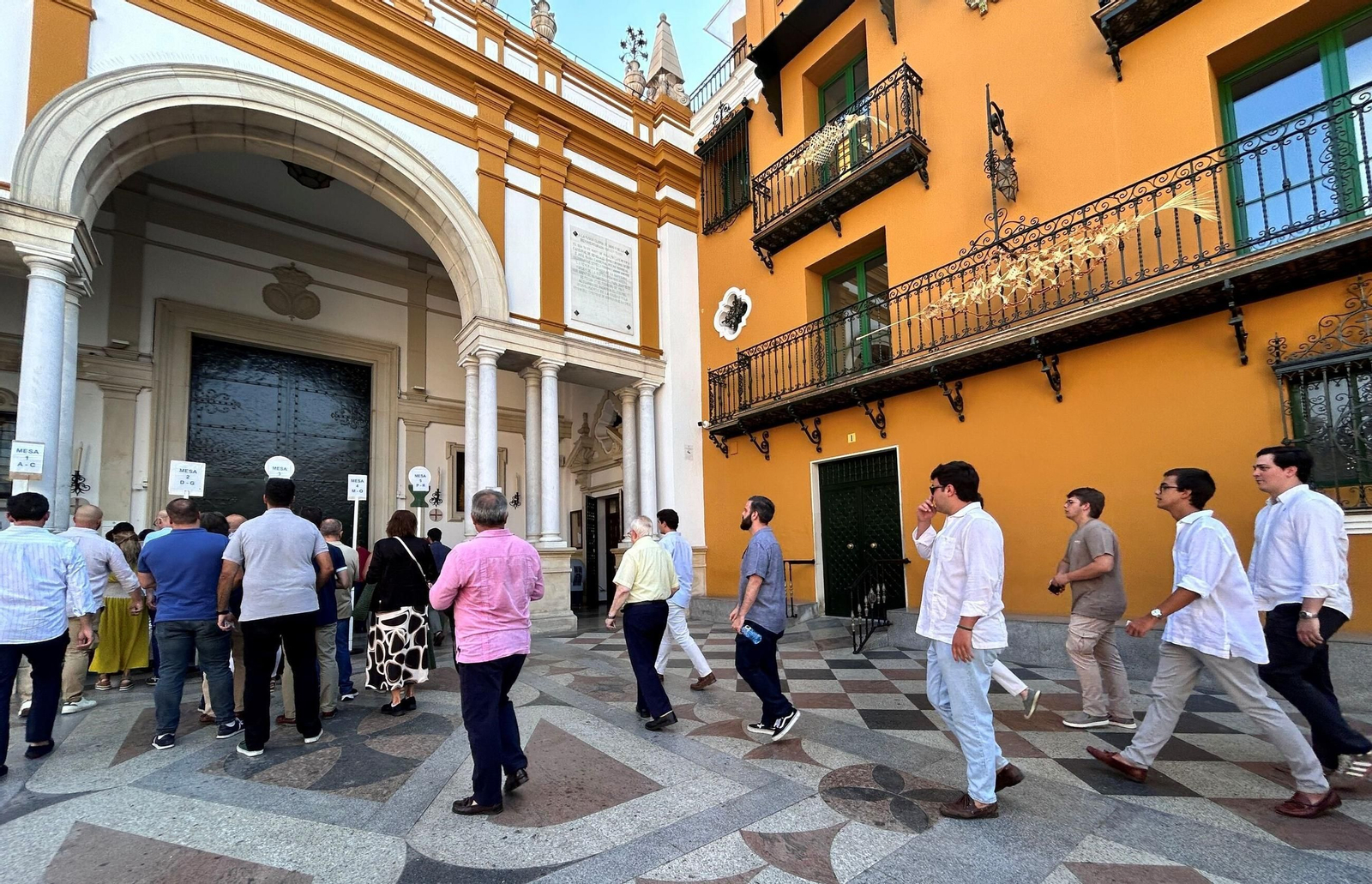 Las fotos del cabildo extraordinario de la Macarena