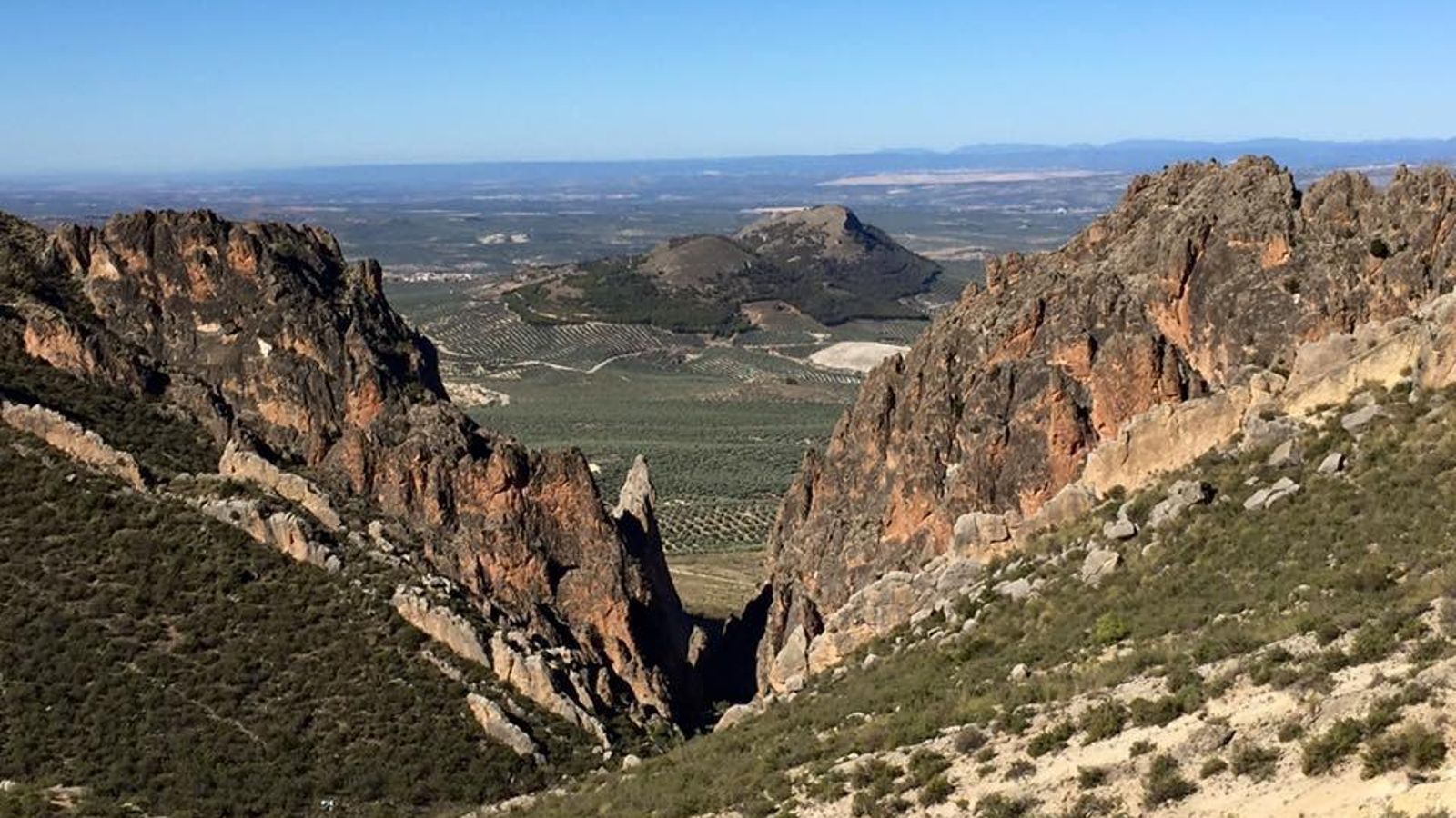 Paisaje montañoso que podrás observar durante esta ruta senderista.