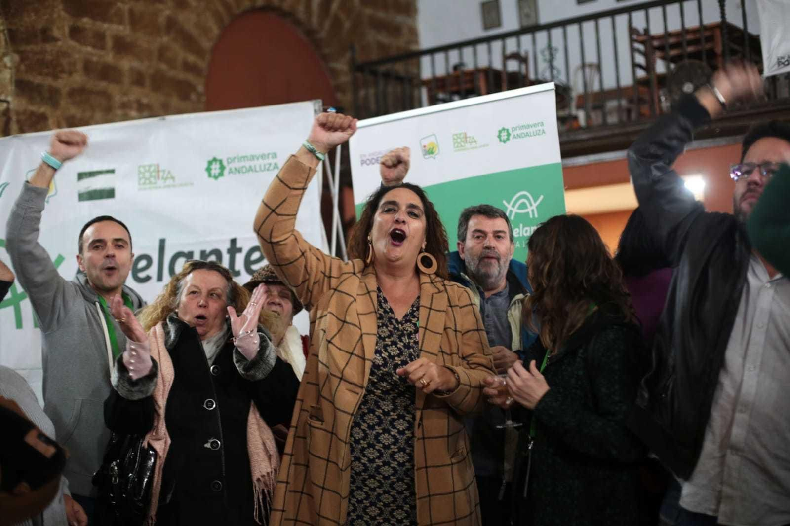 Buen ambiente en la sede de Adelante Andalucía, que logró tres diputados por Cádiz.