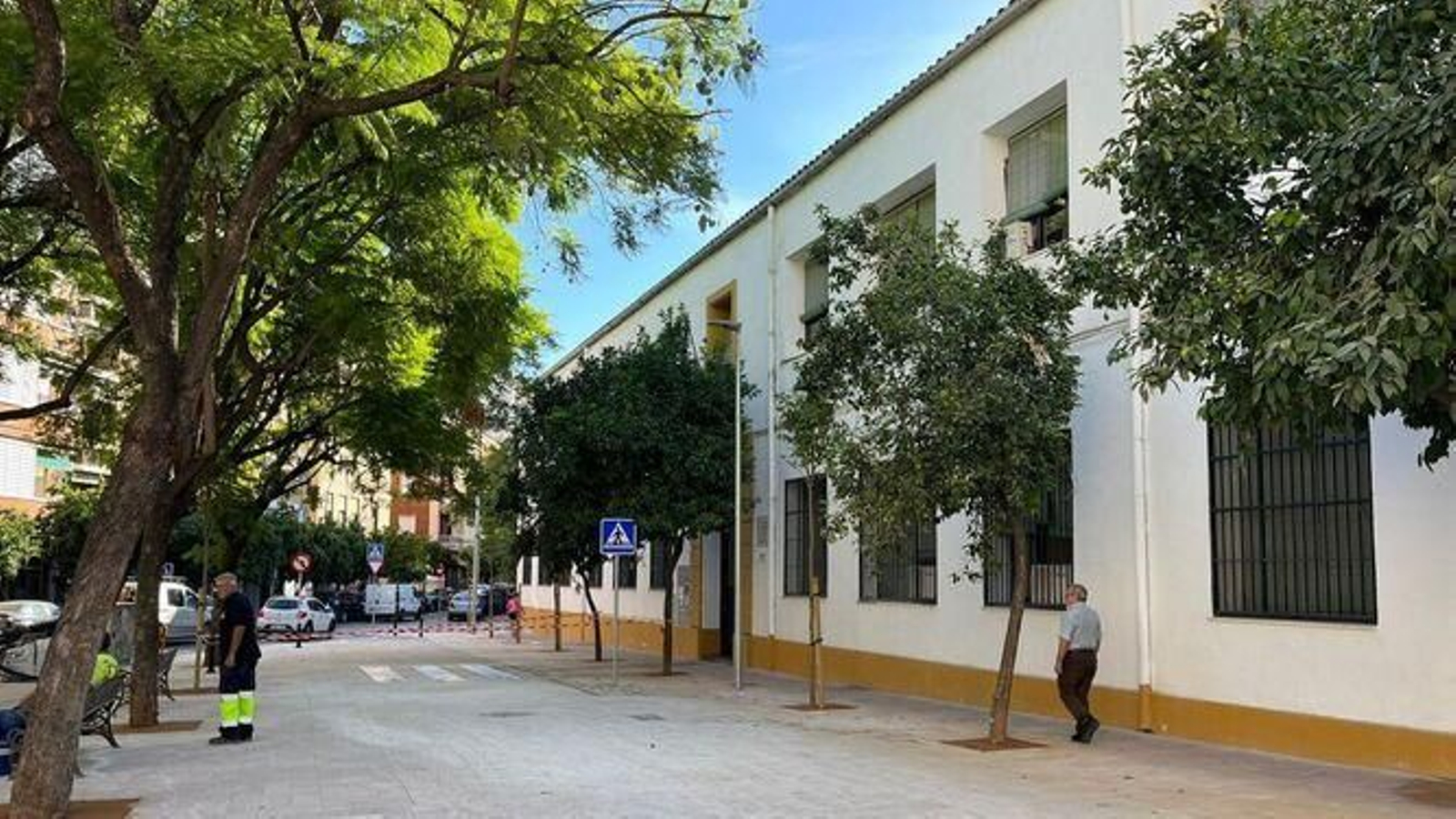 Calle Maestro Priego López, en Ciudad Jardín, se sometió a una obra integral de Infraestructuras en 2023. Calle Maestro Priego López, en Ciudad Jardín, se sometió a una obra integral de Infraestructuras en 2023.