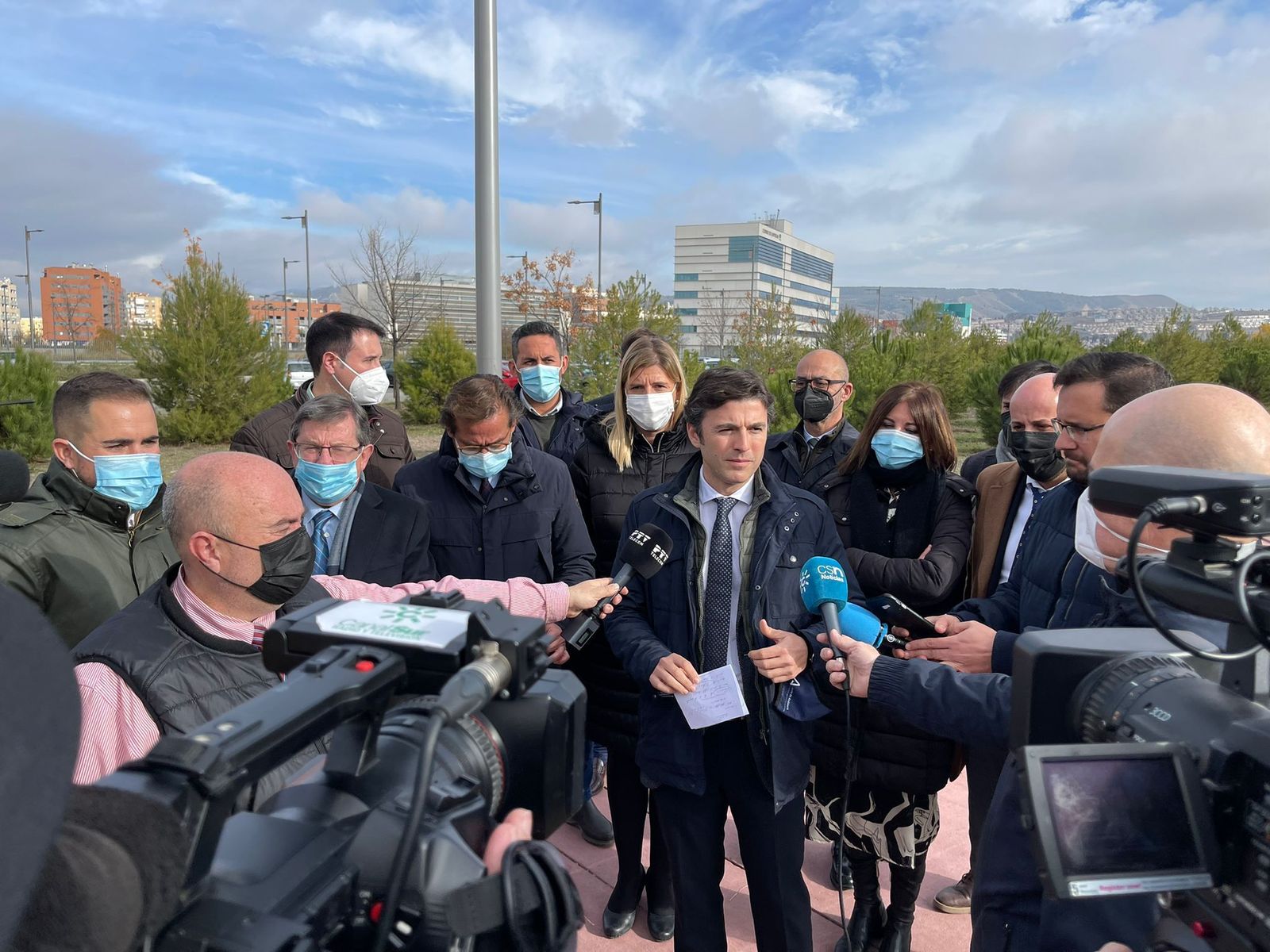 El secretario general del PP de Granada, Jorge Saavedra, explica las particularidades de Lista