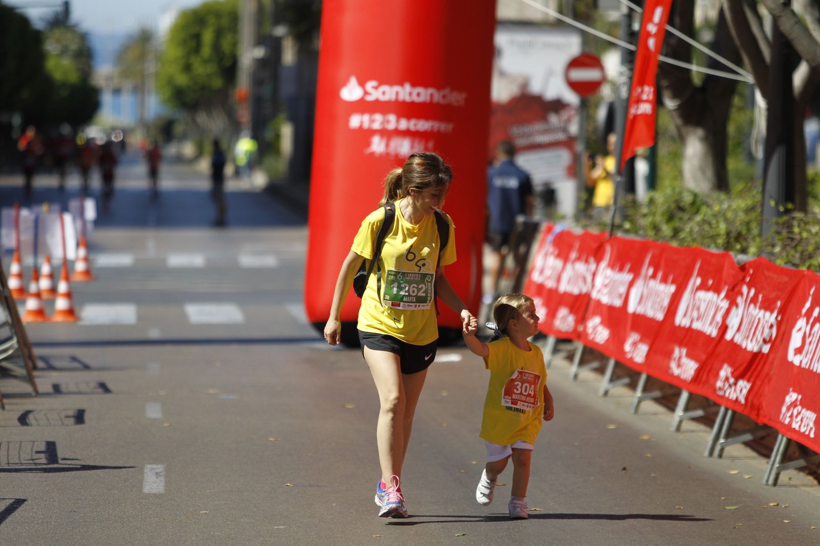 Fotogalería carrera atletismo popular enfermedades poco frecuentes. La Salle Almería