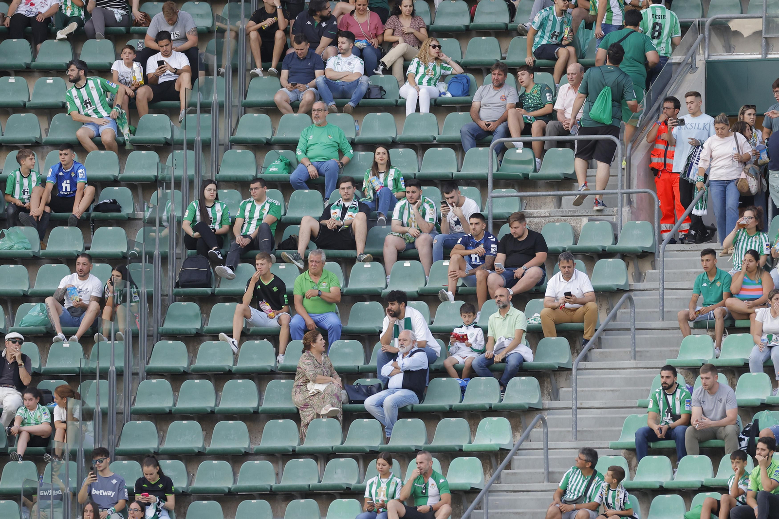 Búscate en las fotos del Betis-Rayo
