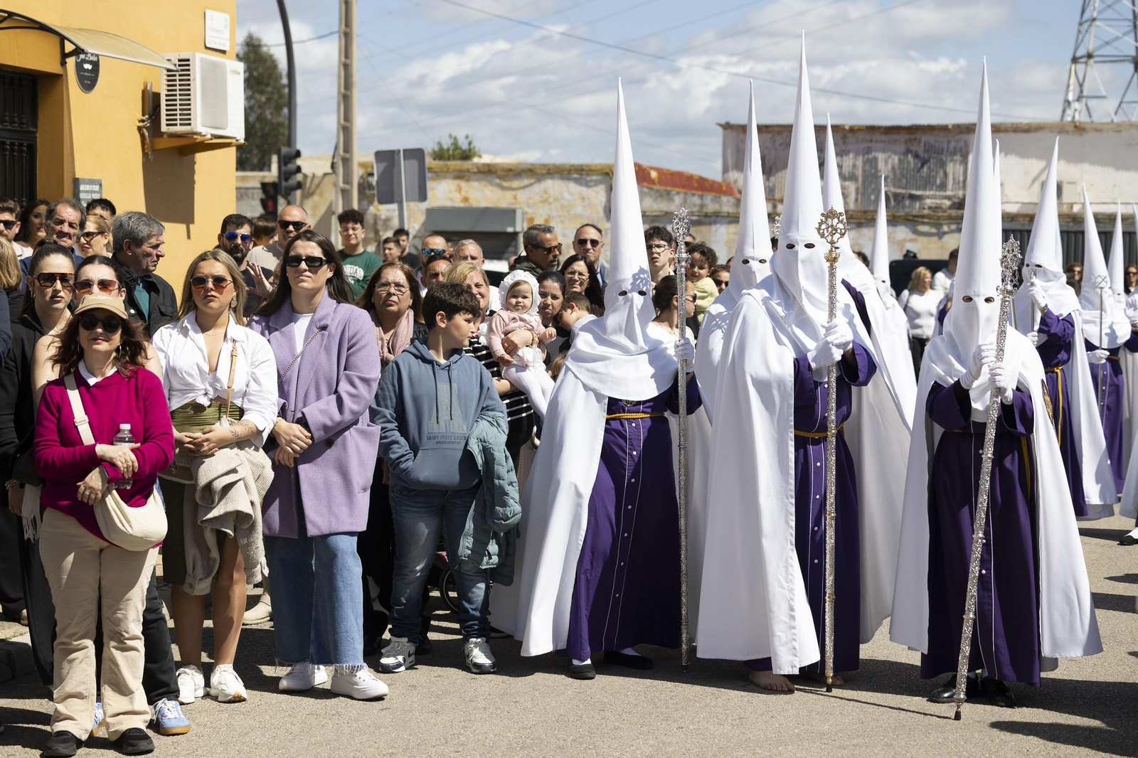 En imágenes, Gran Poder adeanta su salida y recorta su recorrido en el Miércoles Santo de la Semana Santa 2025 de San Fernando