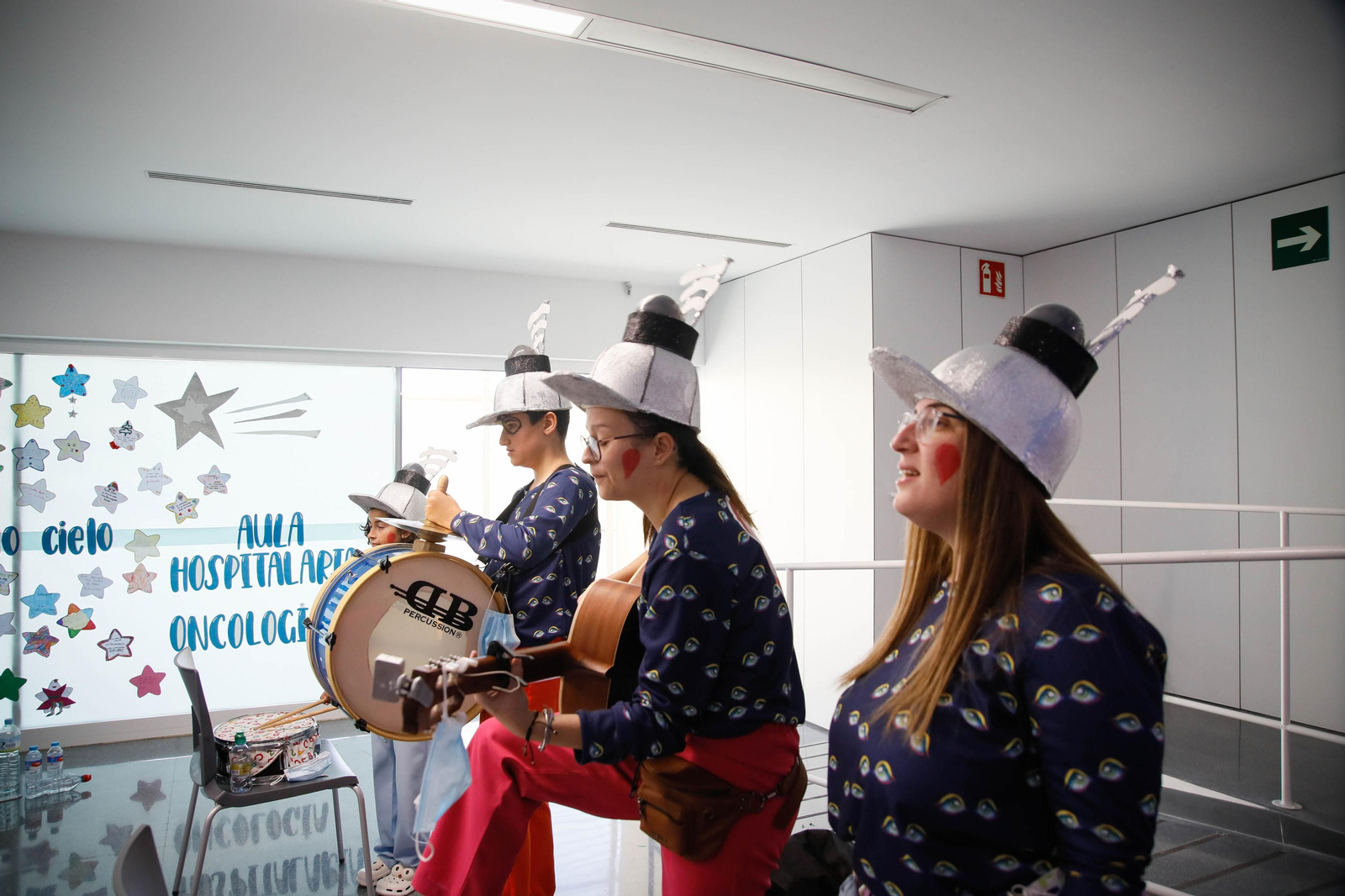 Carnaval para los niños y niñas del hospital Materno Infantil de Almería contado en imágenes