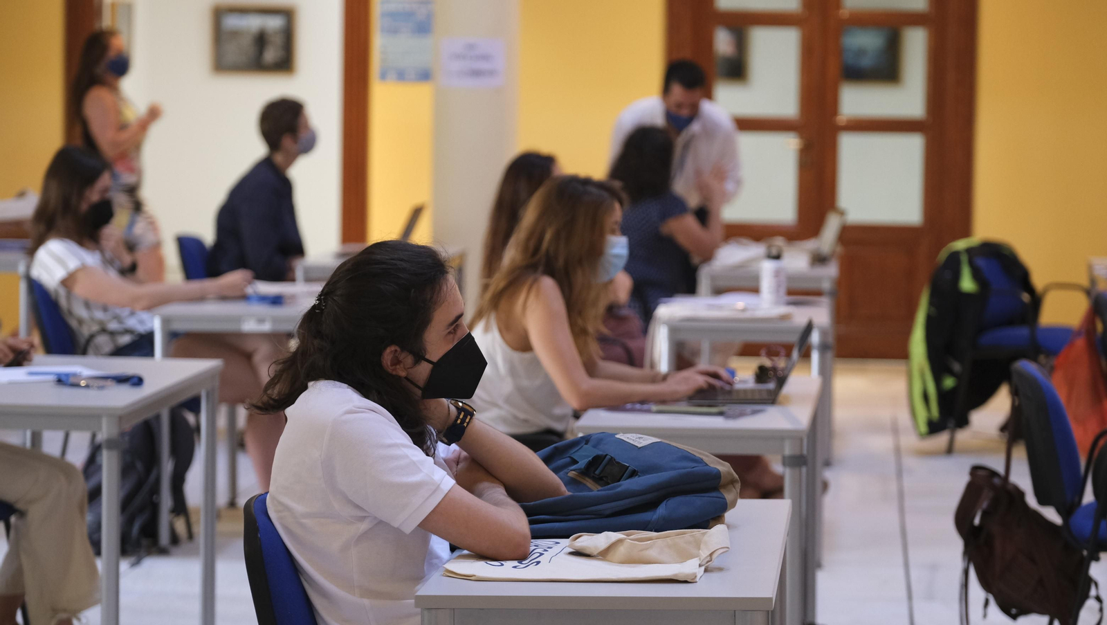 Fotogalería inicio XXII Cursos de Verano de la Universidad de Almería. Roquetas de Mar.
