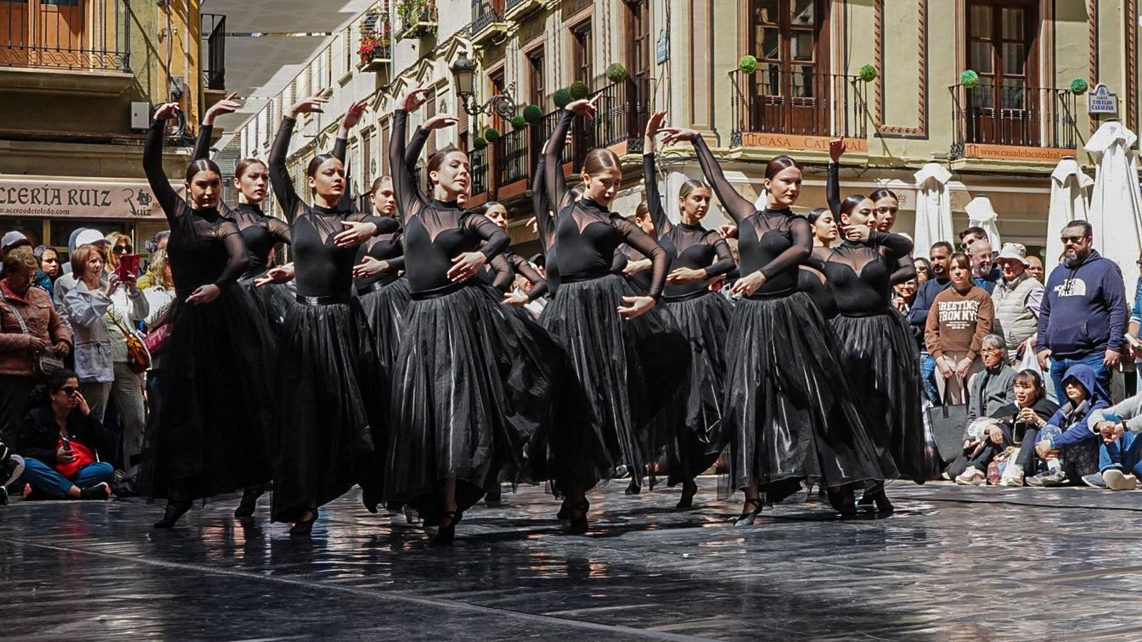 El ballet congregó a numerosos espectadores.
