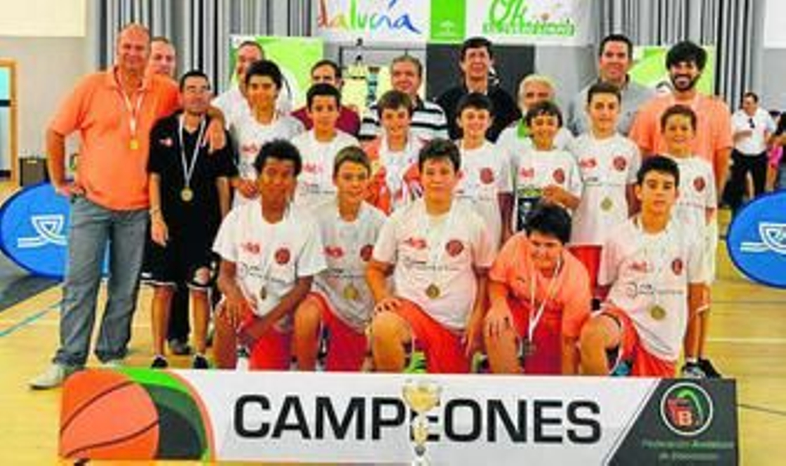 El Palo celebra un título esta temporada.