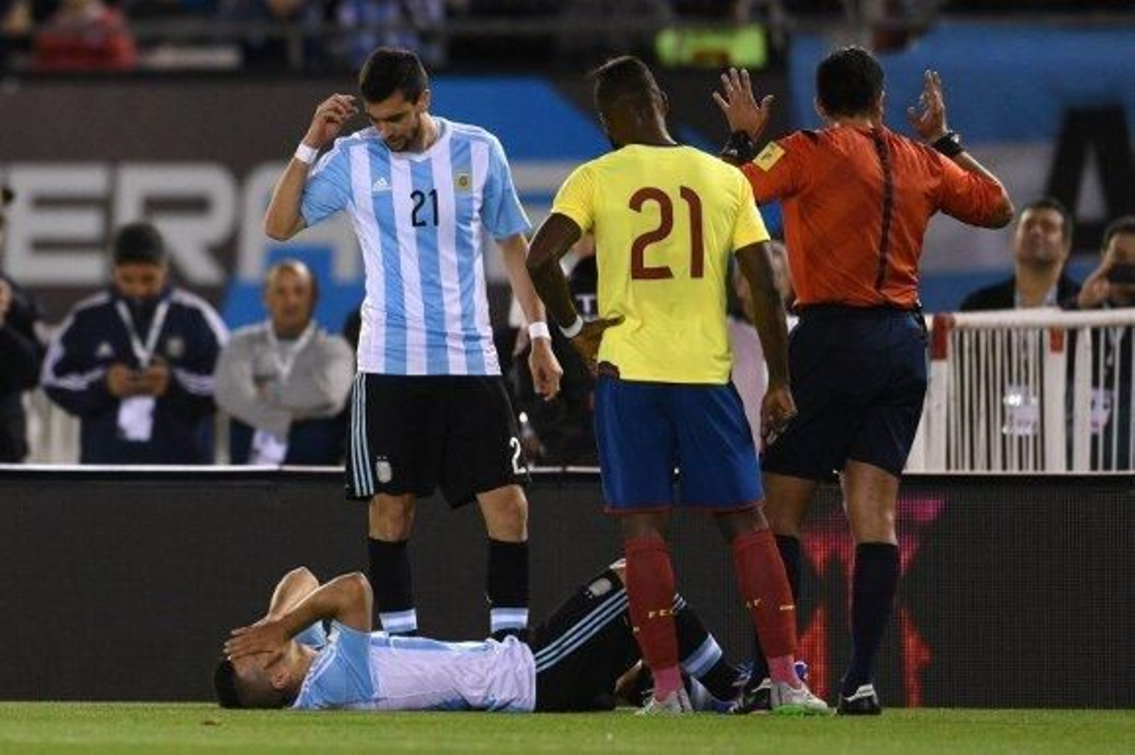 Agüero estará un mes de baja y no jugará contra el Sevilla