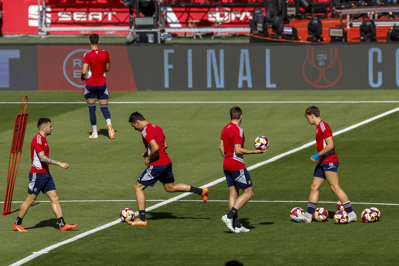 Las fotos de Real Madrid y Osasuna para la final de la Copa en Sevilla