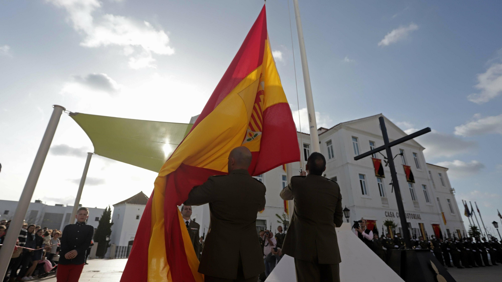 Las mejores fotos del desfile militar del Dos de Mayo en San Roque