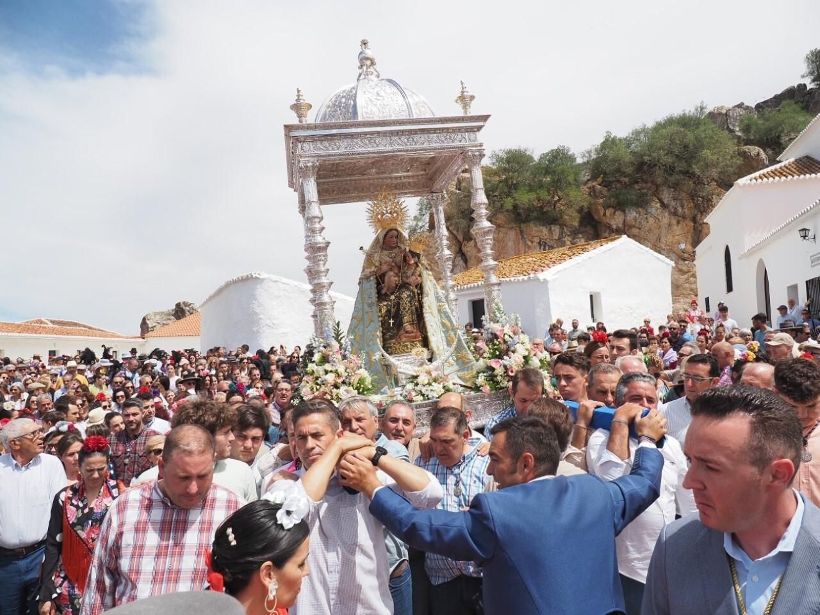 Romería de la Virgen de la Peña 2023 en la Puebla de Guzmán, en imágenes