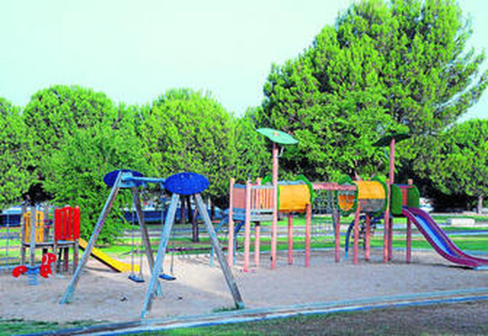 Aspecto actual del parque infantil de Picadueña Baja.