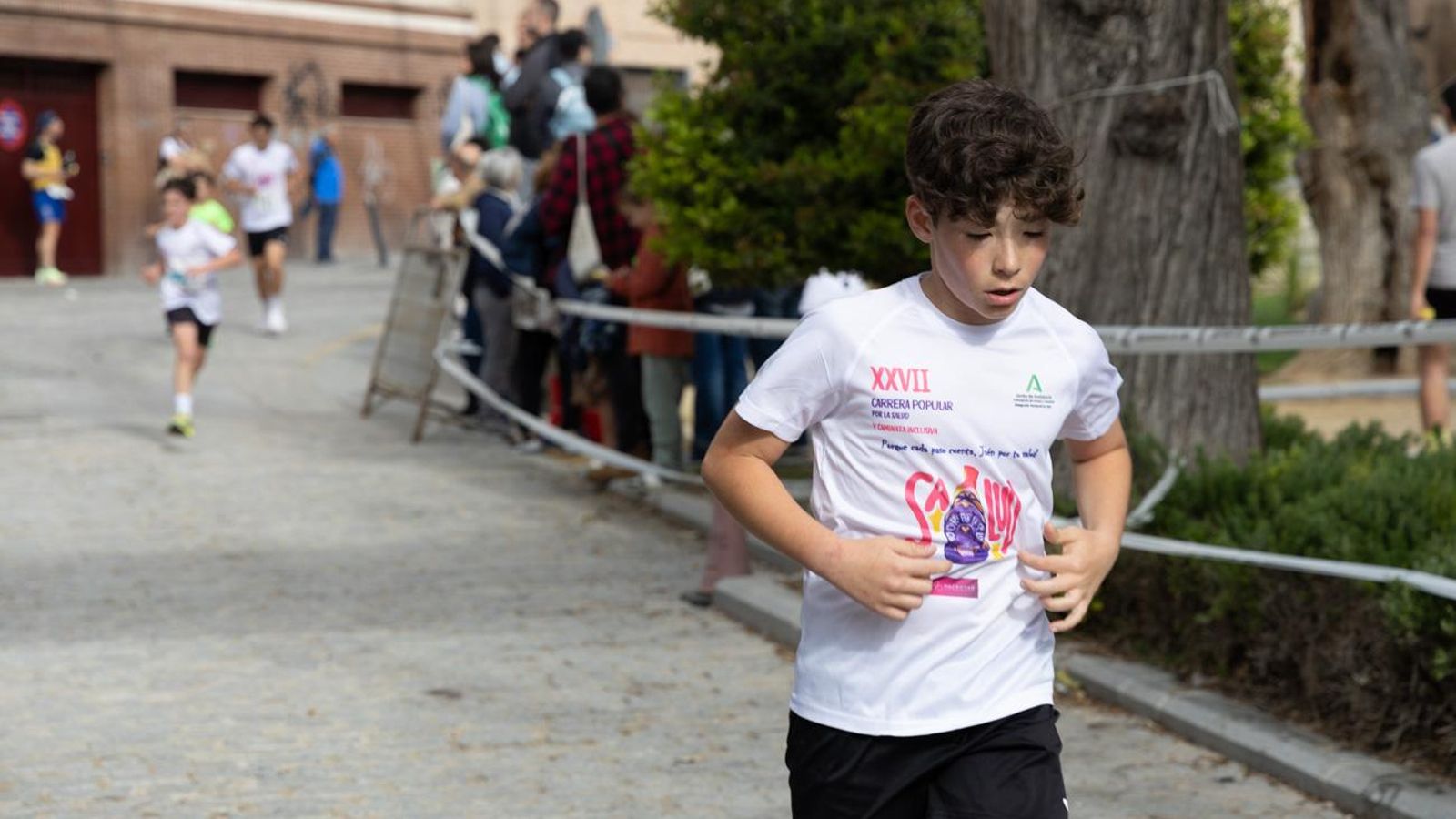 Más de 2.100 participantes corren para promover la salud en Jaén, en imágenes (1)