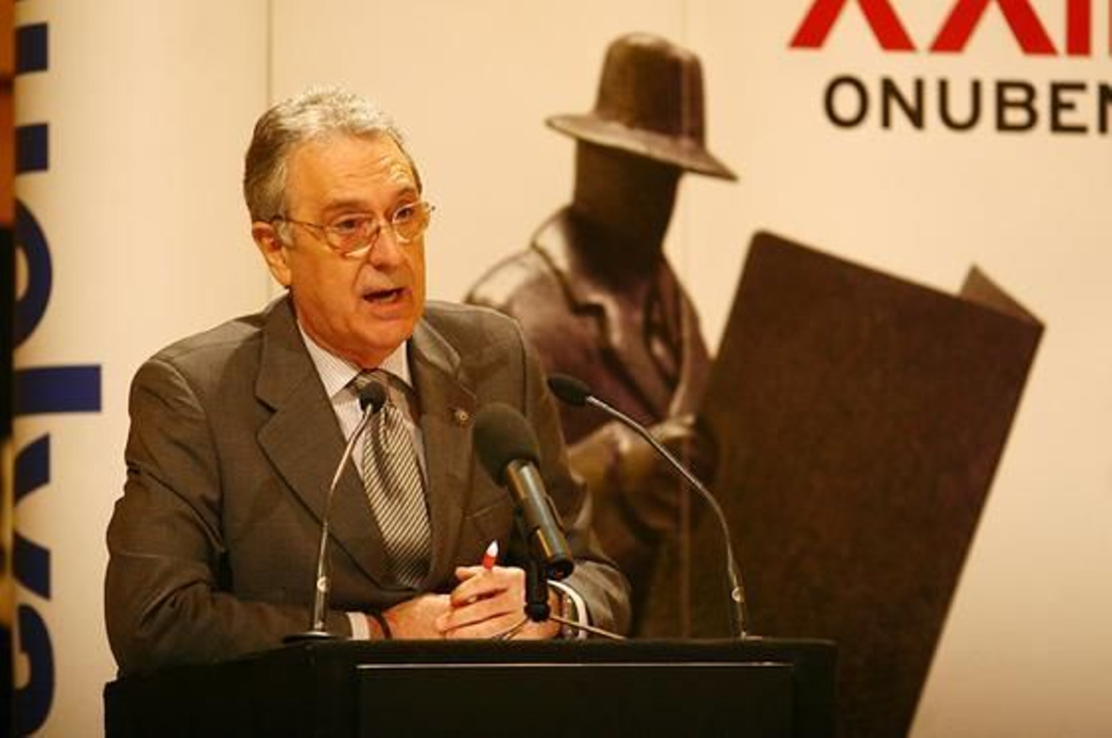 Jesús María García Hueto, presentador de la Gala de los Premios Onubenses del Año.

Foto: Alberto Dominguez