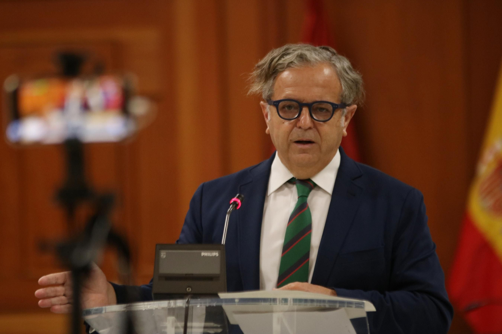 Salvador Fuentes durante una comparecencia en el Ayuntamiento.