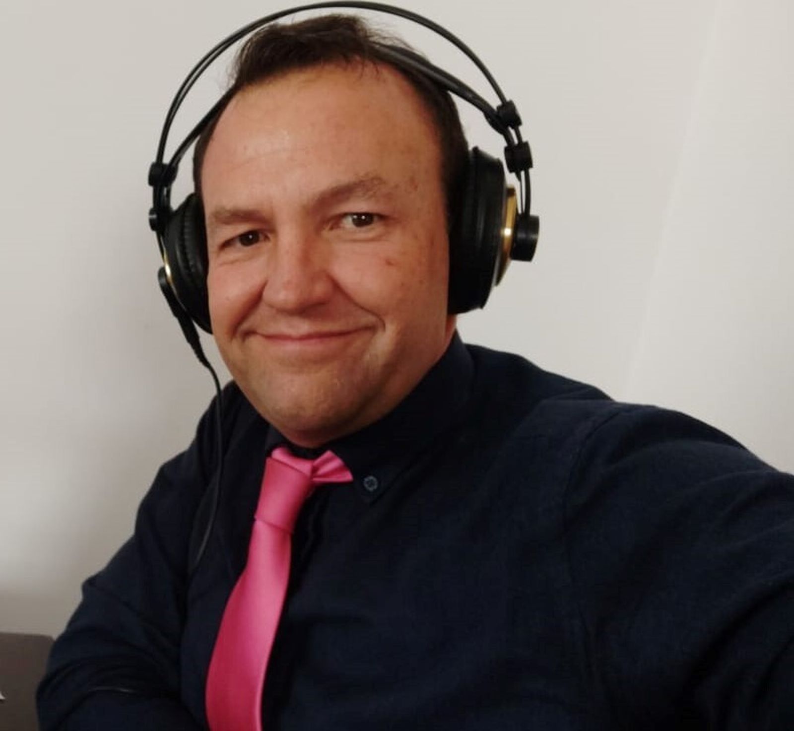 Victor J. Hernández Bru. Director de Es Radio Almería y Radio Marca Almería. 'La Historia de la Guerra Civil que no va a gustar a nadie'. Juan Eslava Galán.