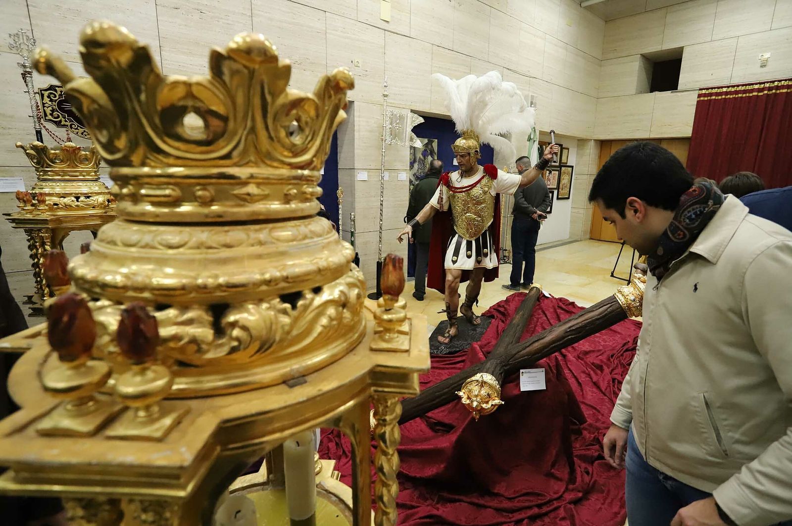 Imágenes de la exposición de la Hdad de las Tres Caídas en la Casa Colón