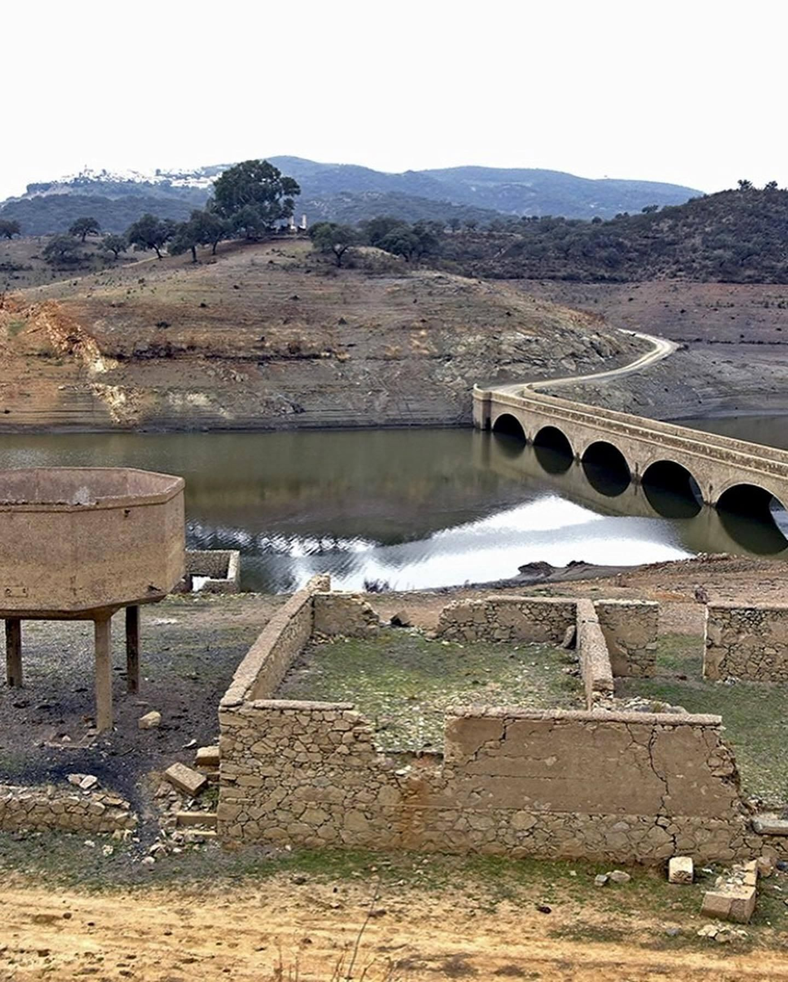 Puente del Azúlar emergido