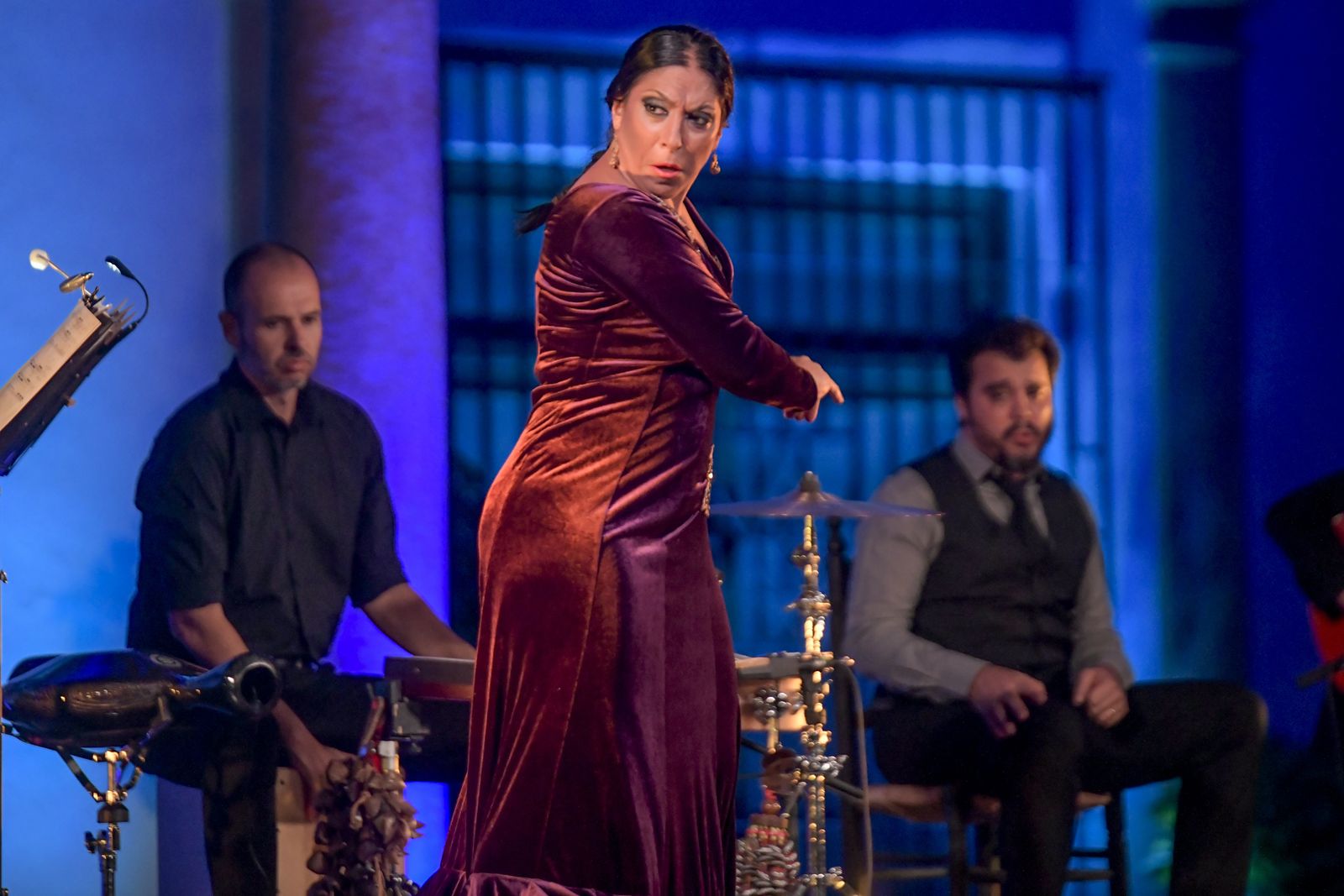 El flamenco de Fuensanta La Moneta hace vibrar la Abadía del Sacromonte: las mejores imágenes