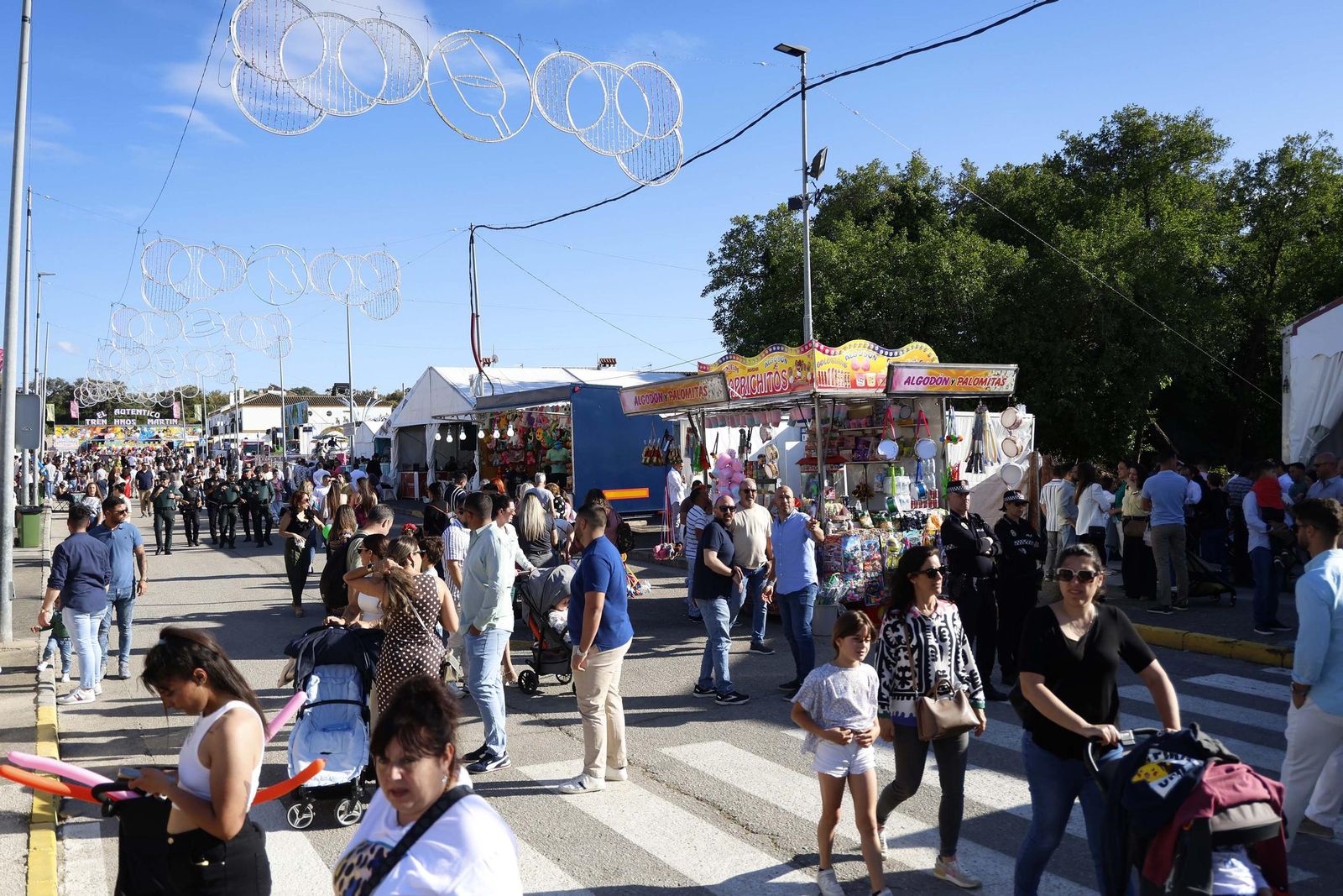 Búscate en las fotos del sábado en la Feria de Castellar