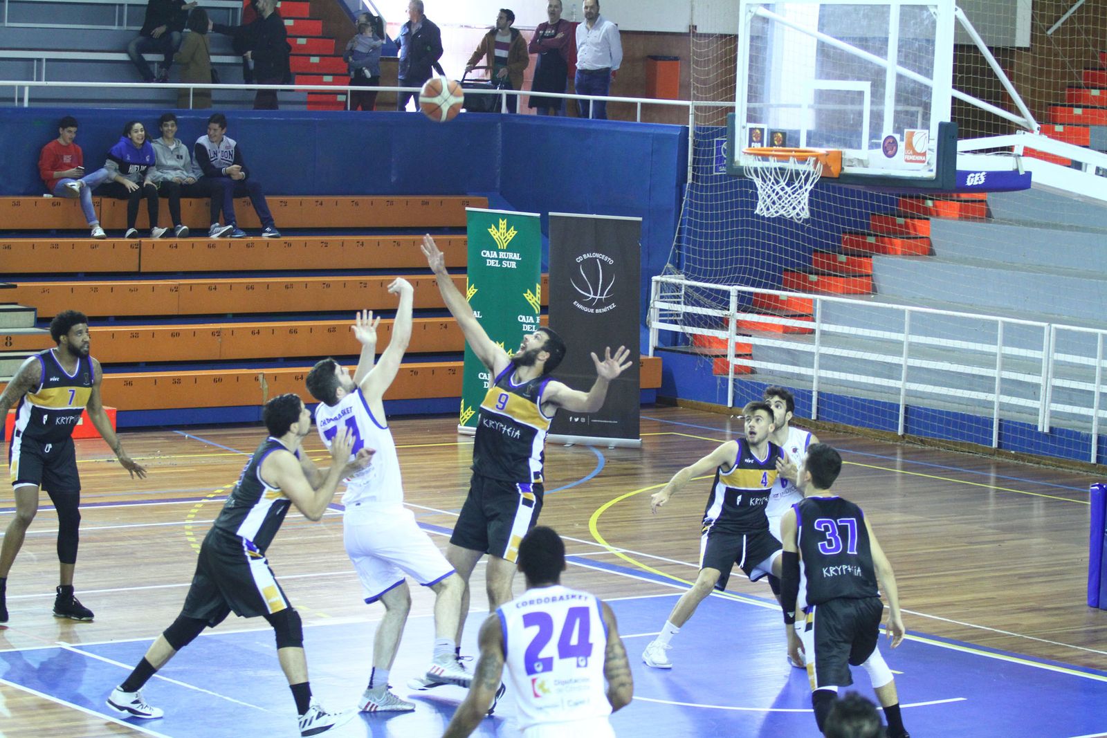 El Krypteia Capital (CBD Enrique Benítez) vence al Muser Auto Basket de Córdoba, en un encuentro con final agónico (82-81)
