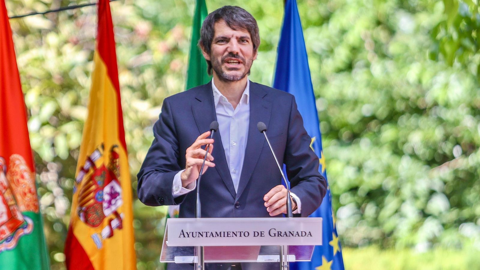 Ernest Urtasun ha asegurado que la poesía de Bracho habla del poder del lenguaje y del genuino asombro del ser humano Ernest Urtasun ha asegurado que la poesía de Bracho habla del poder del lenguaje y del genuino asombro del ser humano