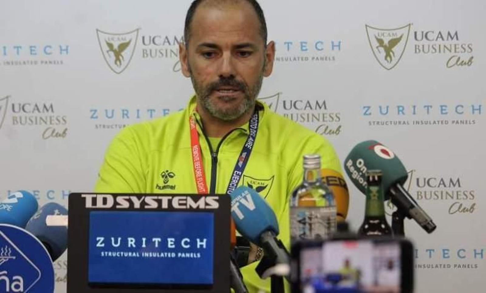 Salva Ballesta, entrenador del UCAM Murcia