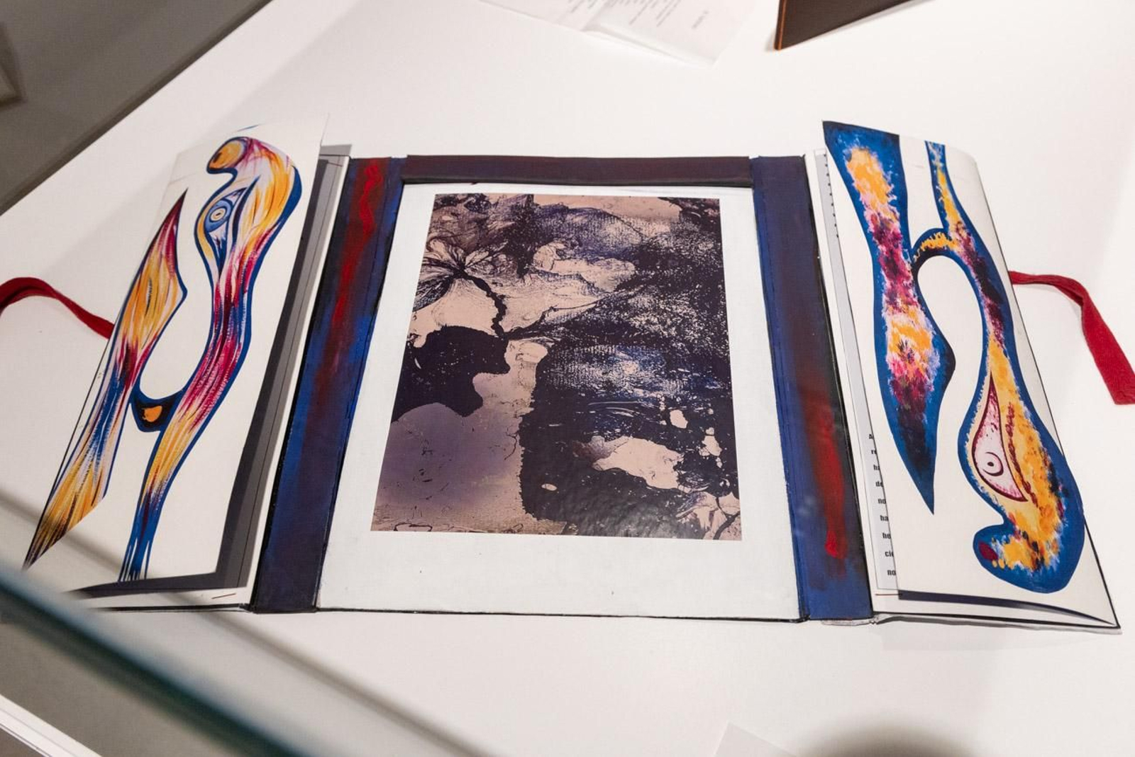 La poesía de Aurora Luque inspira la exposición 'Libros de Artista 2025'