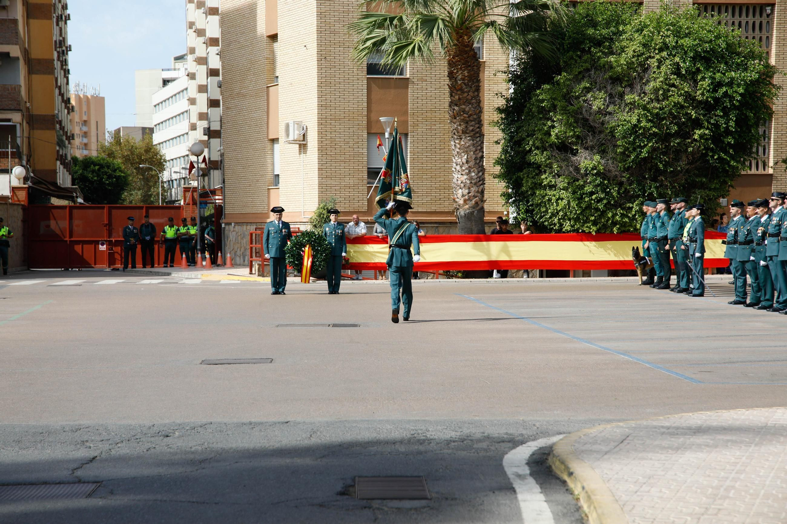 Los actos de la Guardia Civil en honor a la Virgen del Pilar, en imágenes