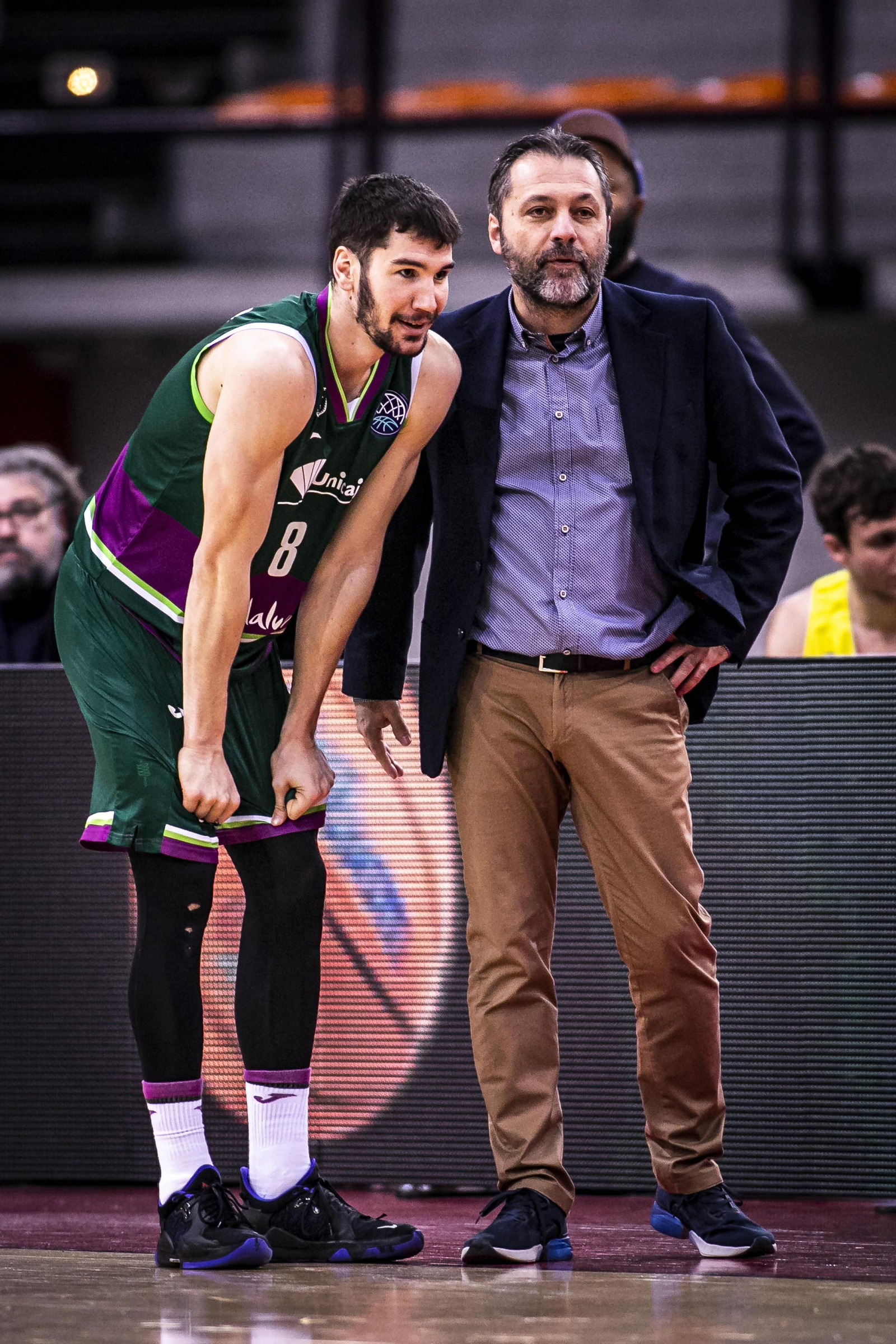 Christos Serelis dialoga con Darío Brizuela el año pasado.