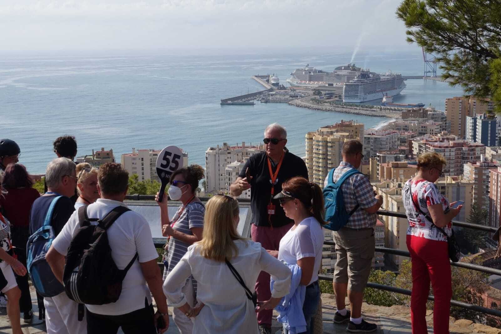 Visitantes en el mirador de Gibralfaro