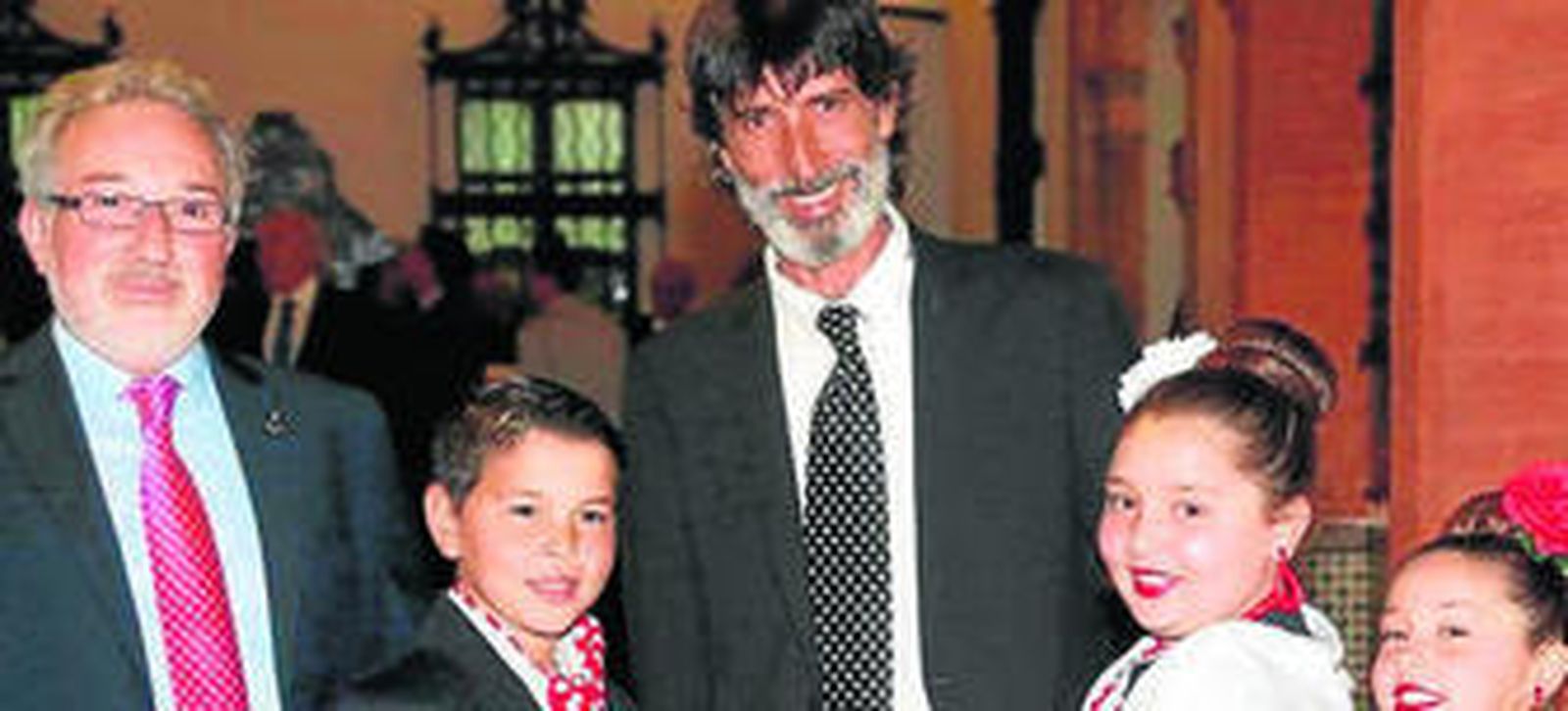 Antonio Escámez, Blanca Parejo, directora de la fundación, y José María Pacheco, presidente de Konecta.
