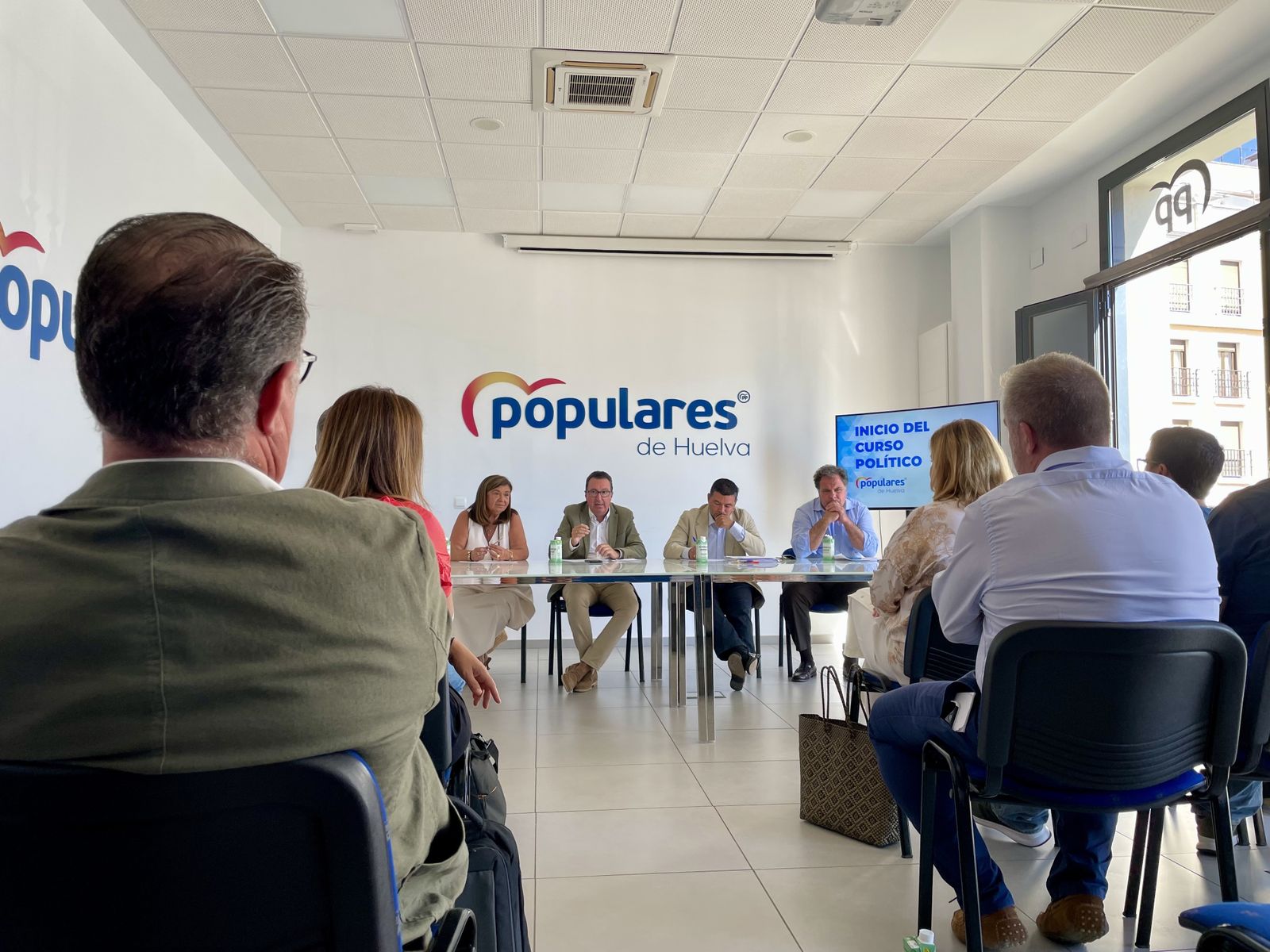 Reunión de los alcaldes con los dirigentes del PP provincial de Huelva.