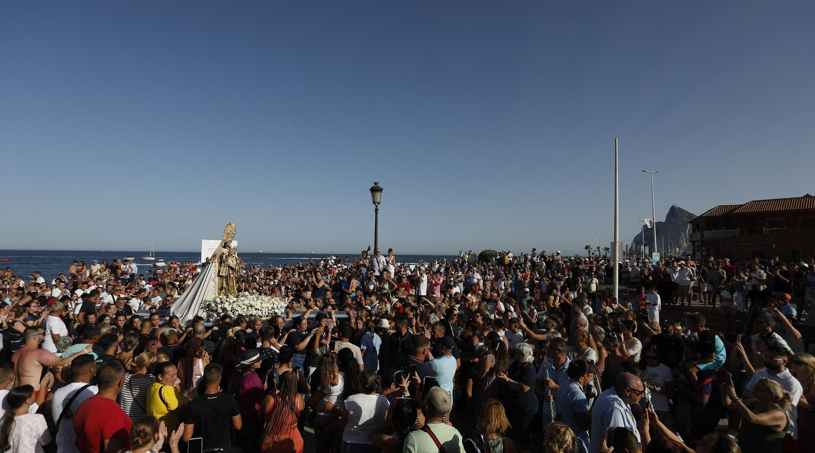 Procesión de la Virgen del Carmen de la iglesia de la Atunara en La Línea