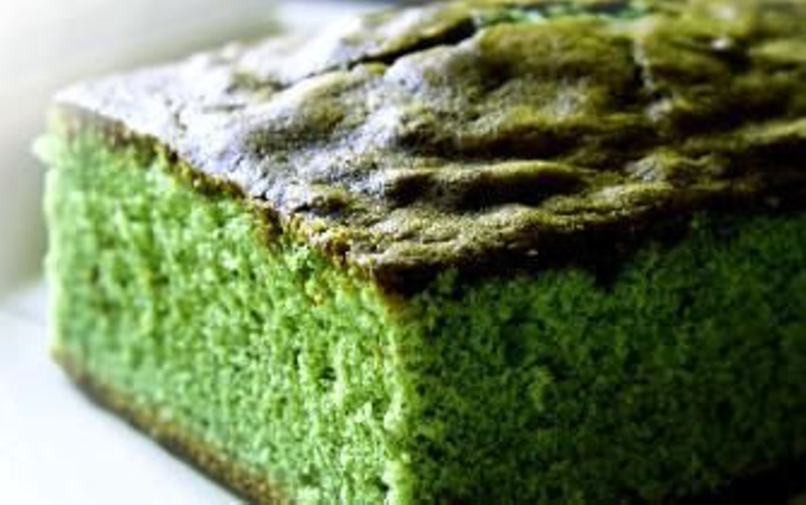 Diez jóvenes intoxicados en Conil tras consumir un bizcocho de marihuana