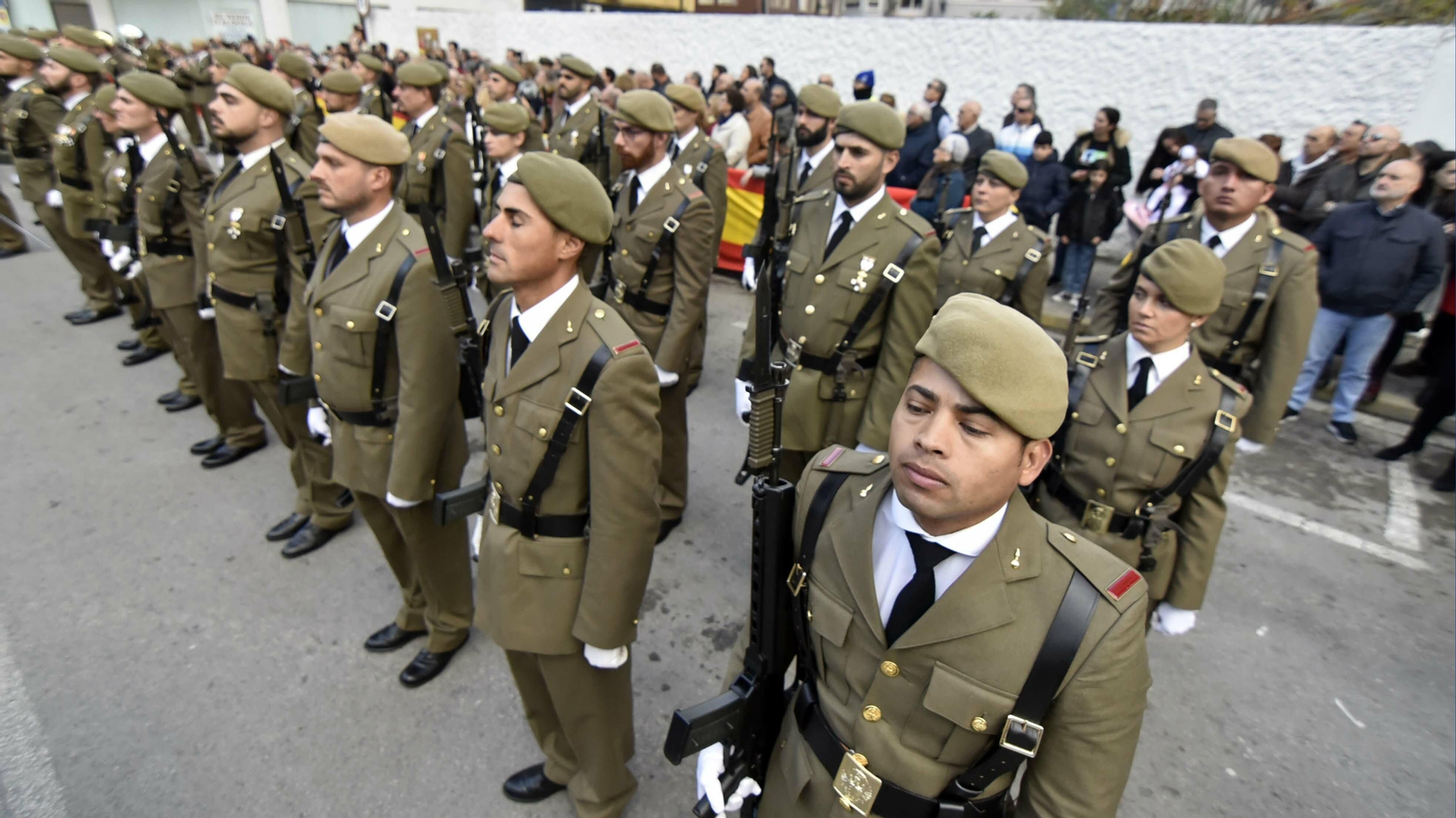 Las mejores fotos de la jura de bandera civil en La Línea